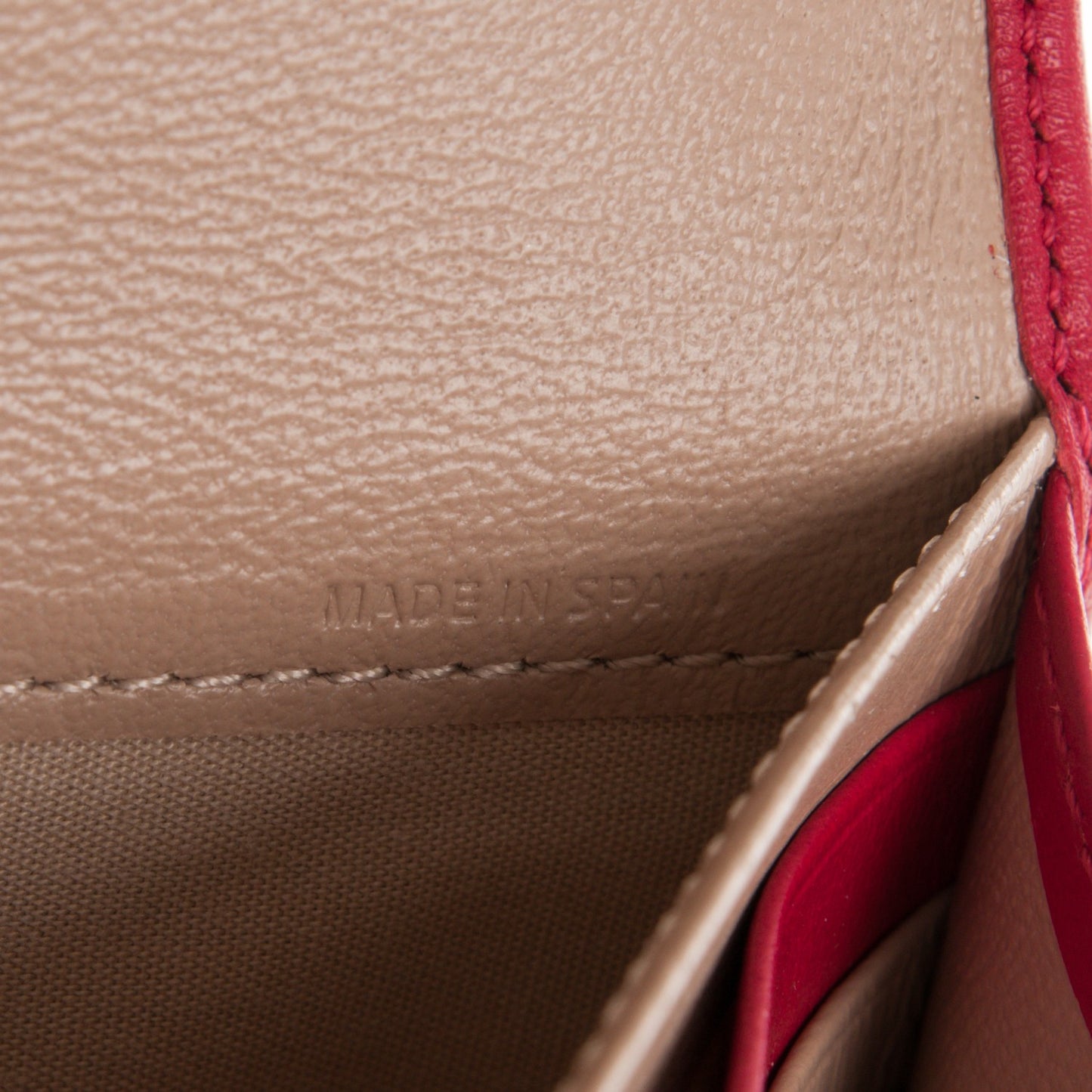 Grained Smooth Calfskin Indy Long Wallet Tulip Red