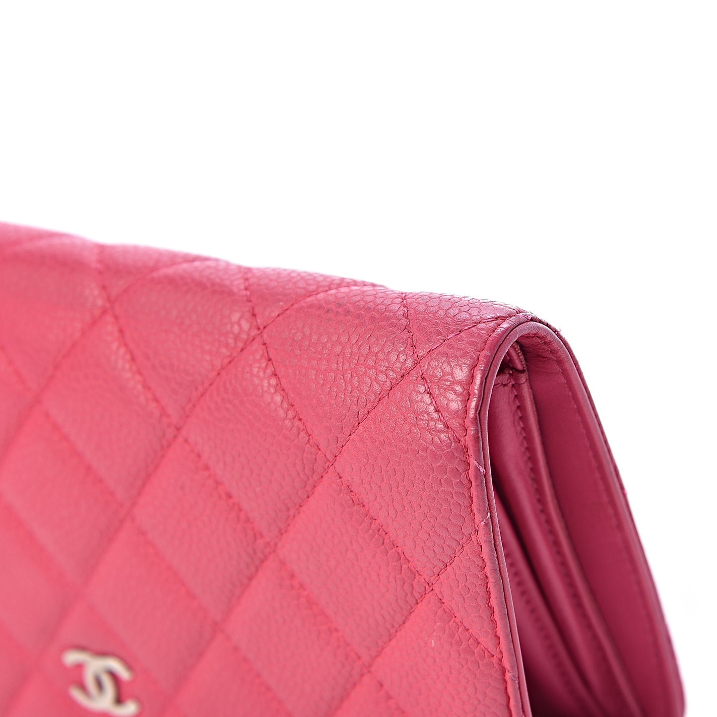 Iridescent Caviar Quilted Yen Wallet Pink