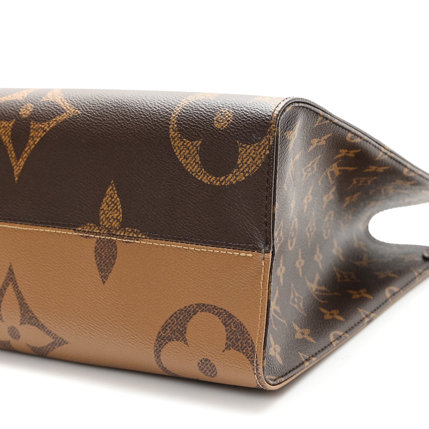 Reverse Monogram Giant Onthego MM