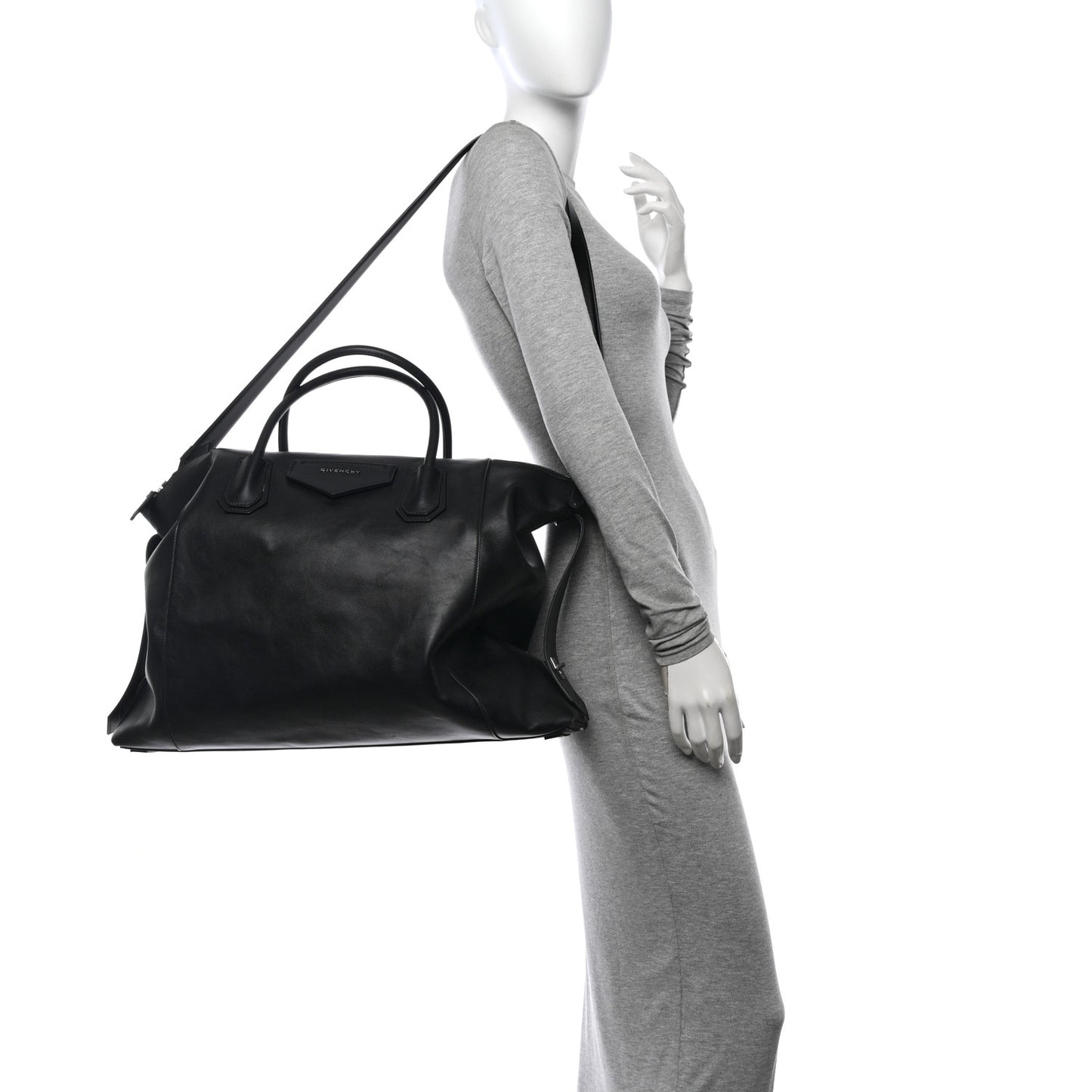 Smooth Calfskin Large Soft Antigona Black