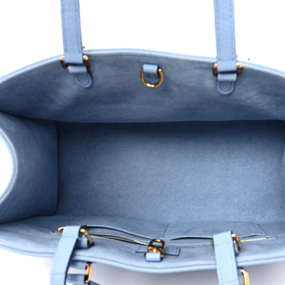 Louis Vuitton Empreinte Monogram Giant By The Pool Onthego MM Summer Blue 5 of 9