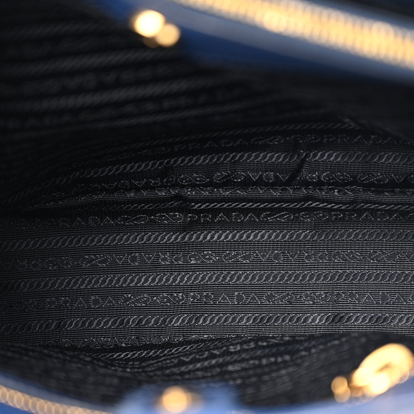 Saffiano Lux Medium Tote Bluette