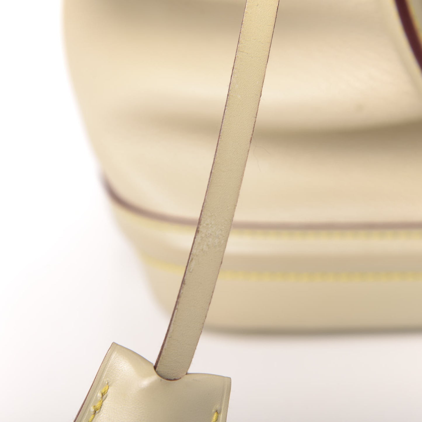 Suhali Lockit PM White