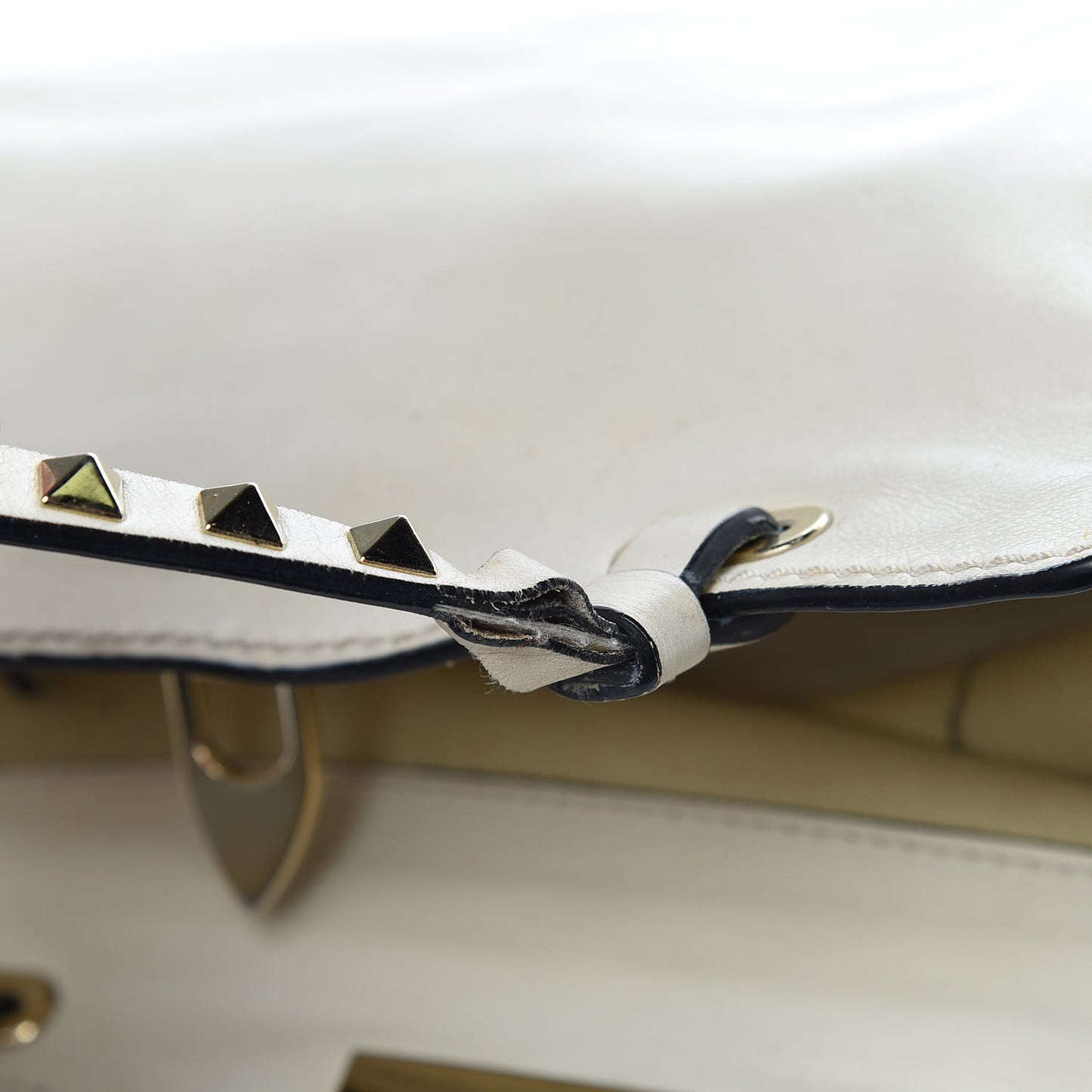Vitello Small Rockstud Tote Ivory