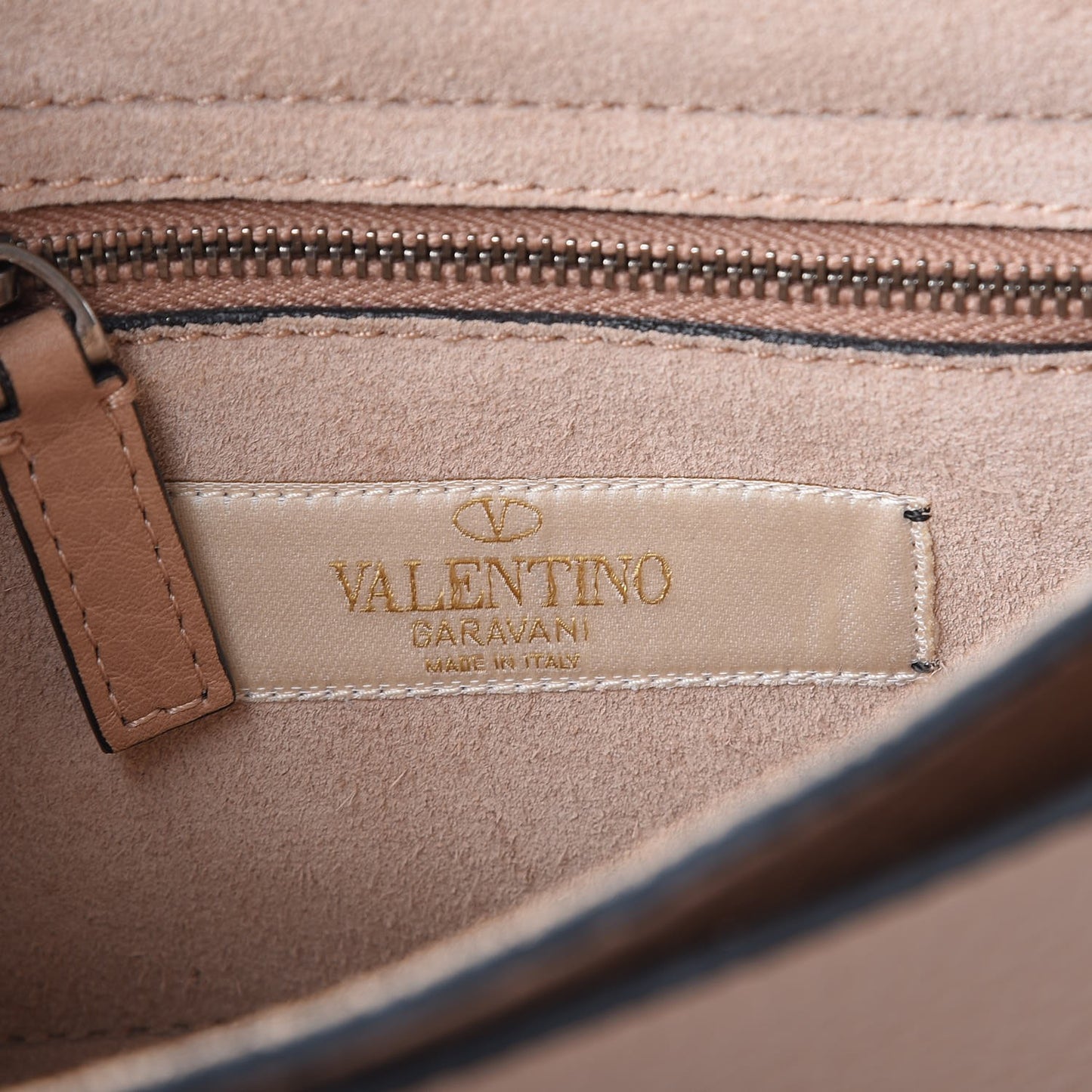 Grained Calfskin Onyx Guitar Strap Rockstud Rolling Shoulder Flap Messenger Bag Soft Noisette