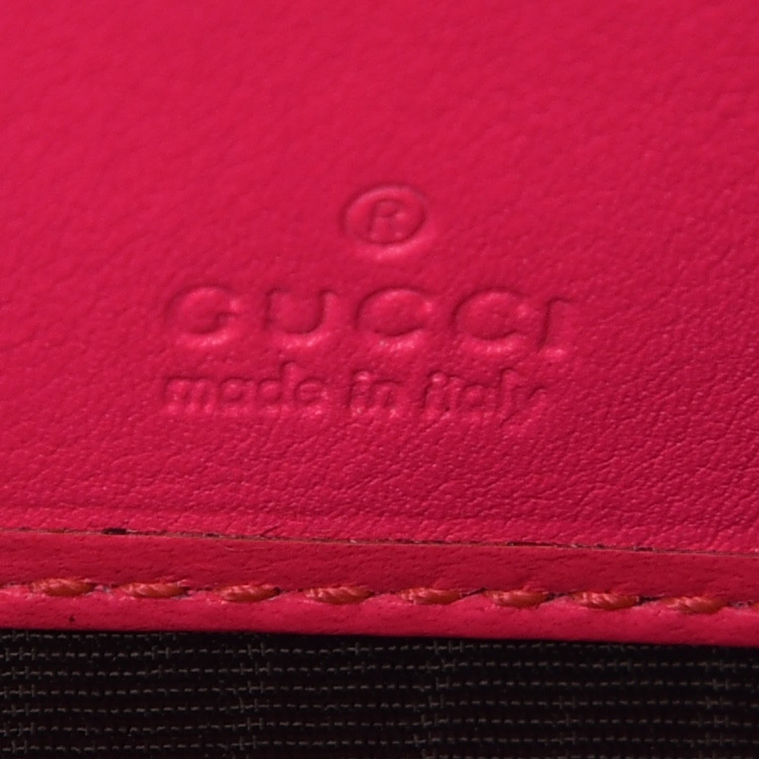 Gucci GG Supreme Monogram Continental Heart Wallet Fluorescent Fuchsia 6 of 12