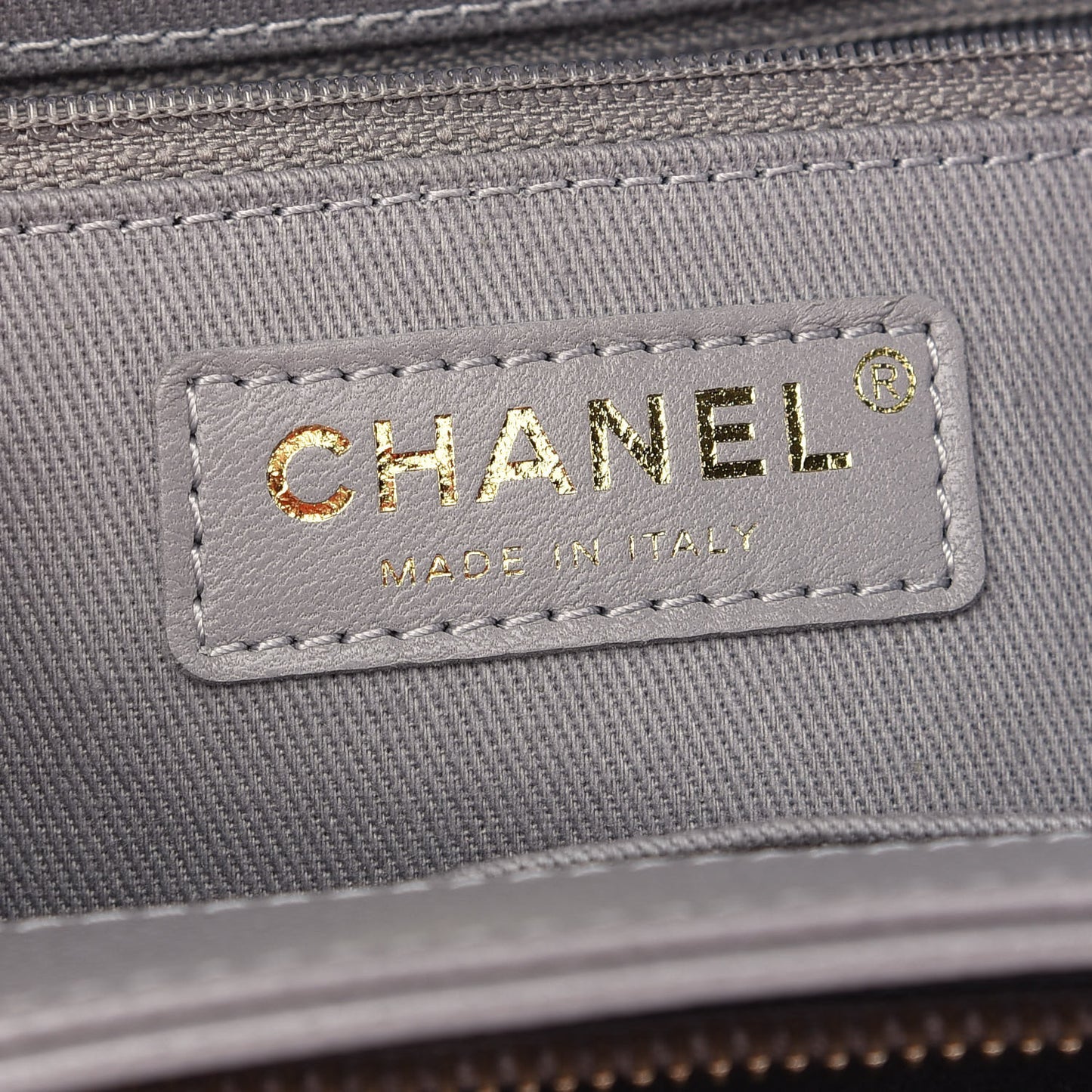Caviar Quilted Medium Business Affinity Flap Grey