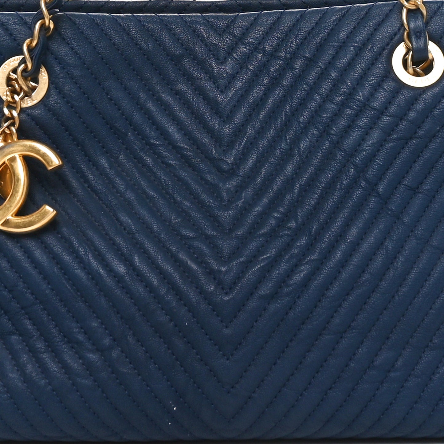 Wrinkled Lambskin Chevron Quilted Surpique Tote Navy Blue