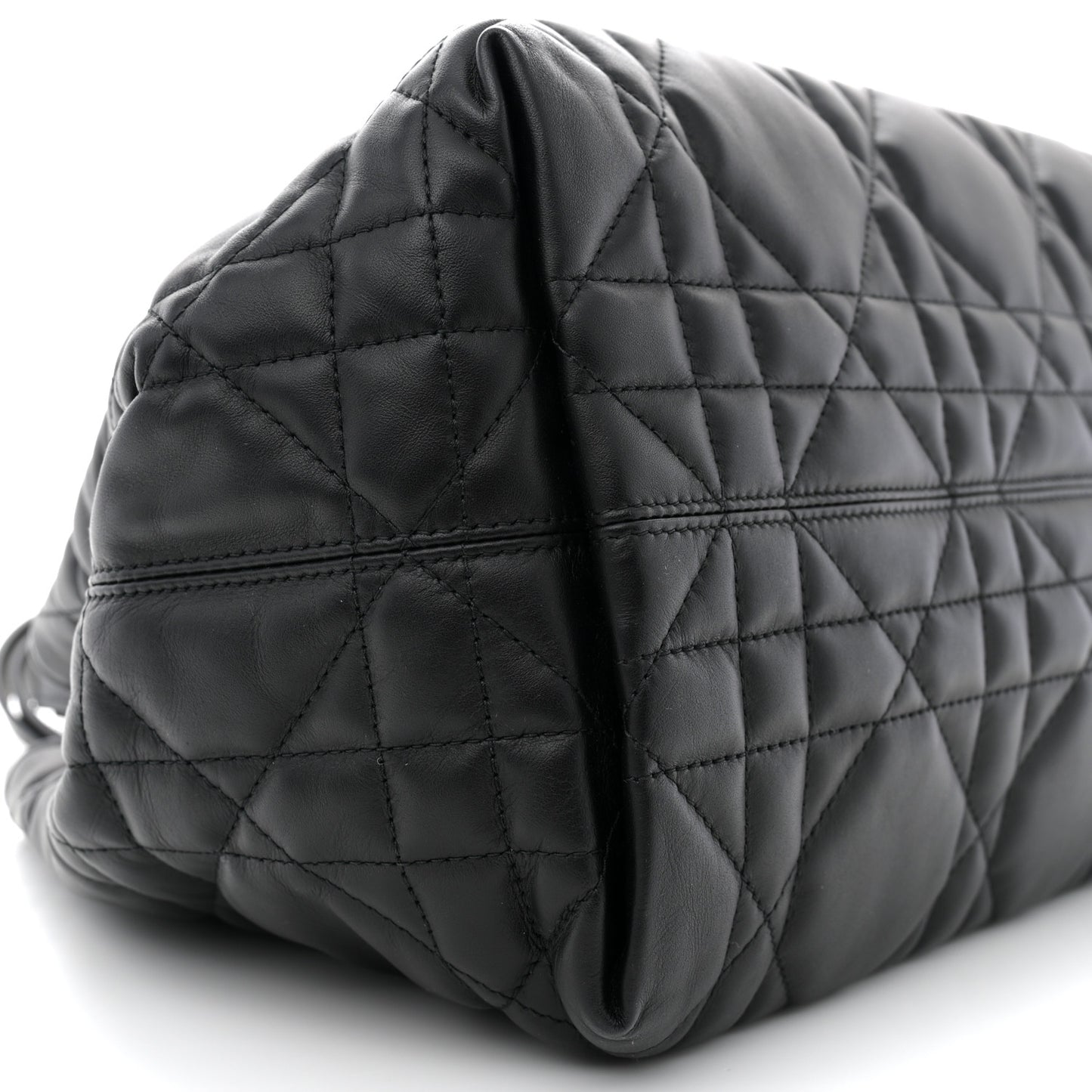 Calfskin Macrocannage Medium Toujours Black