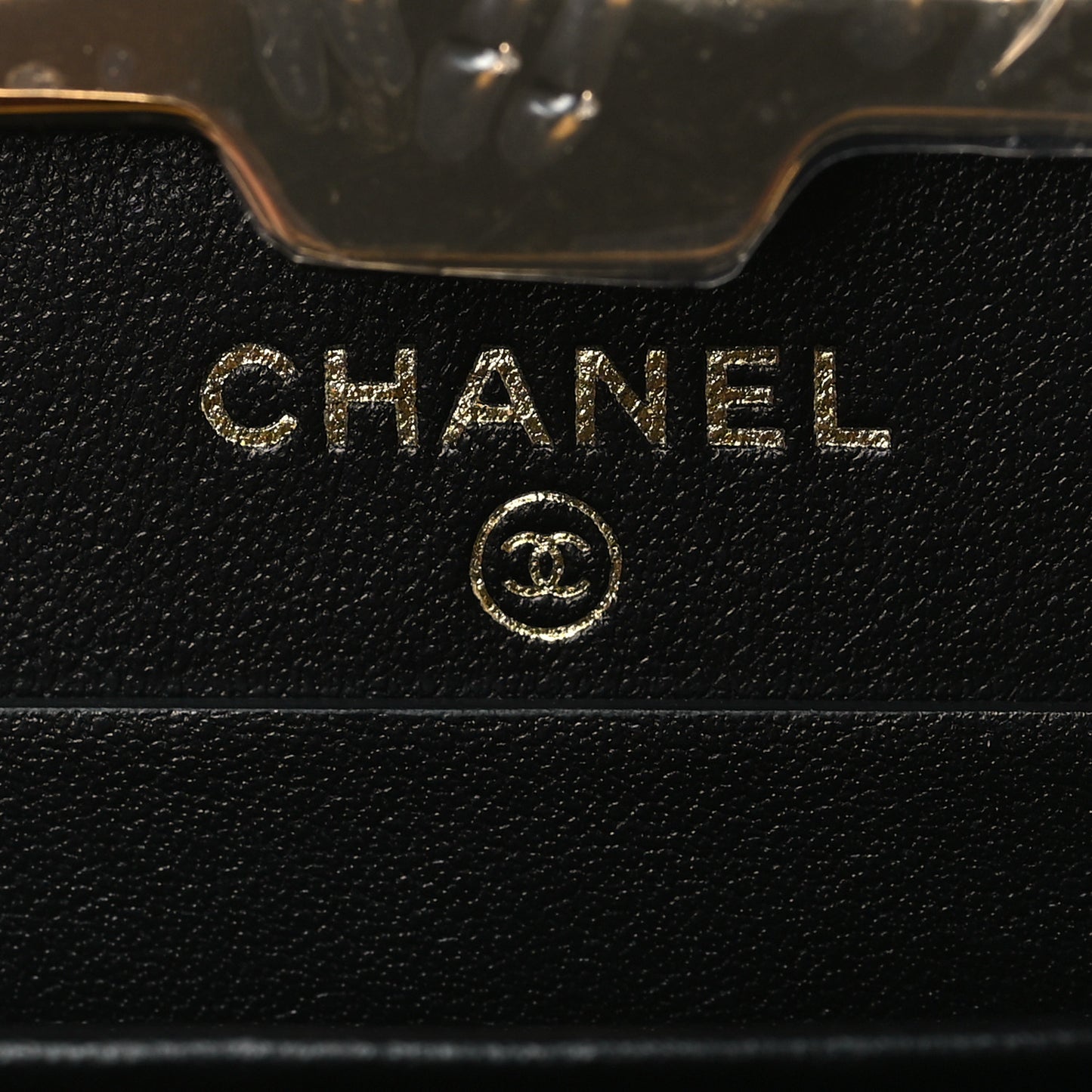 Glazed Goatskin Quilted Small Box With Chain Black