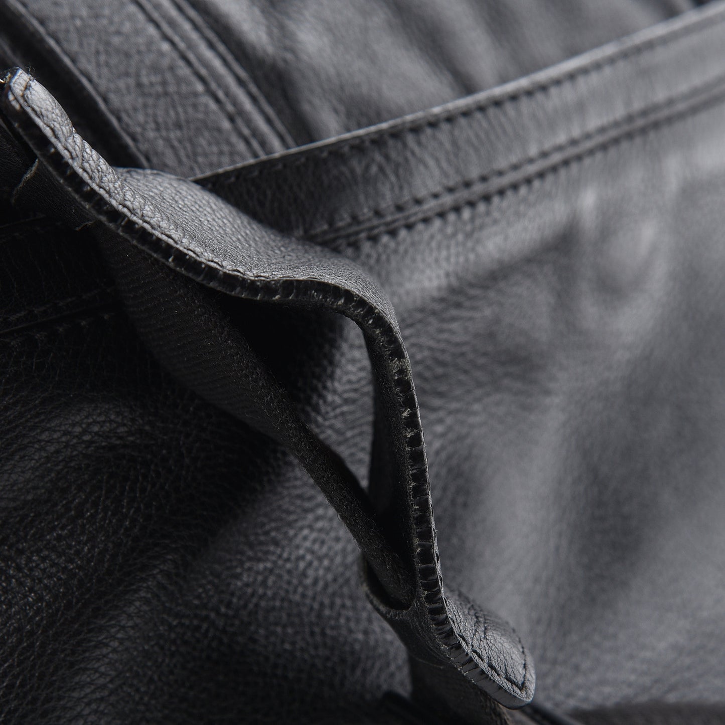 Grainy Calfskin Messenger Bag Black