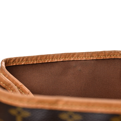 Louis Vuitton Monogram Batignolles Horizontal 14 of 15
