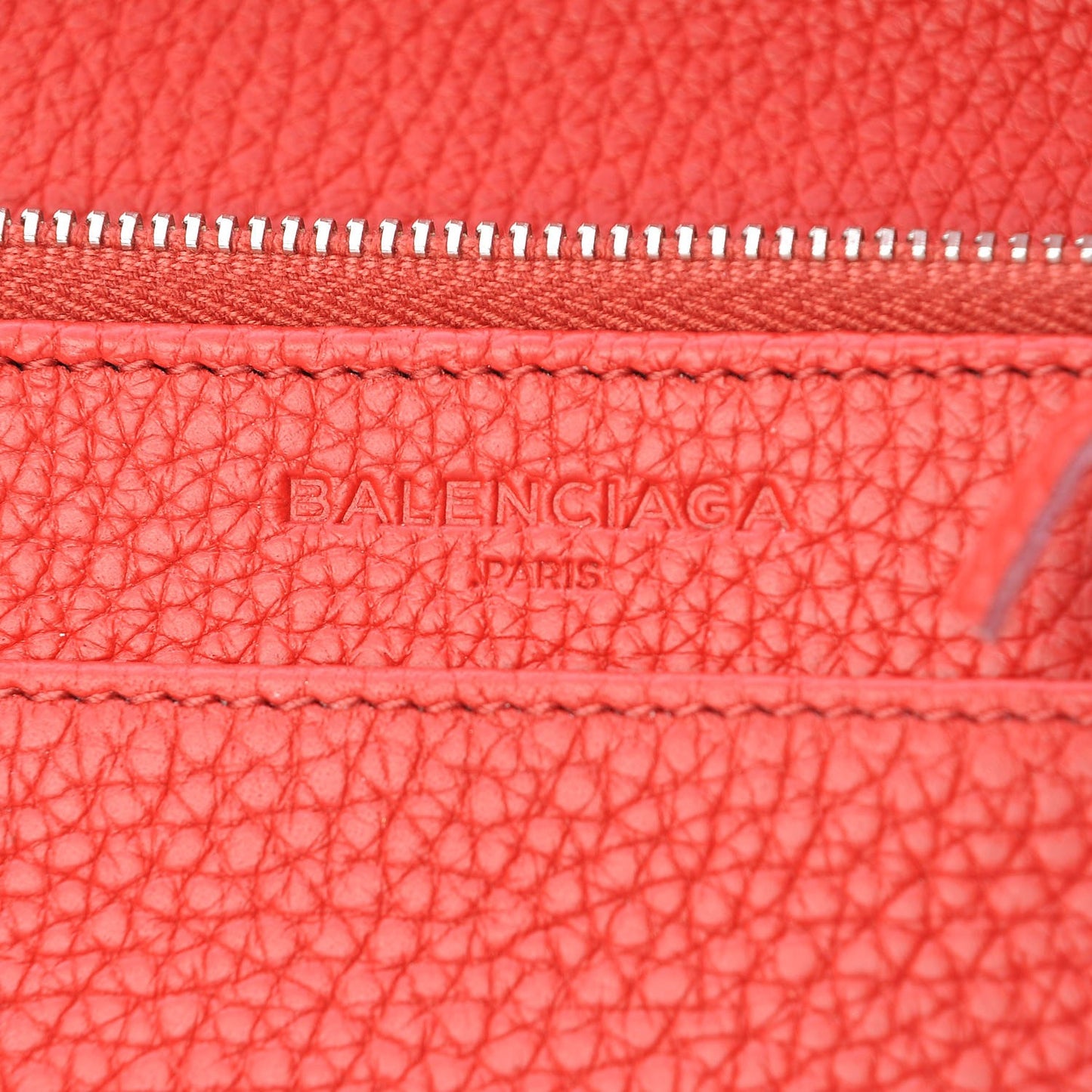 Vibrato Calfskin Classic Silver Hardware Wallet on Chain Rouge Cerise