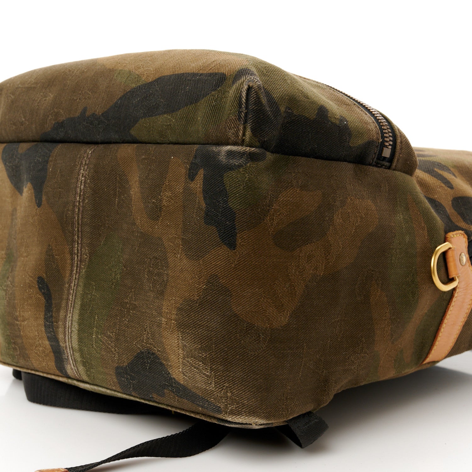 Louis Vuitton X SUPREME Canvas Camouflage Apollo Backpack 1622783 –  FASHIONPHILE