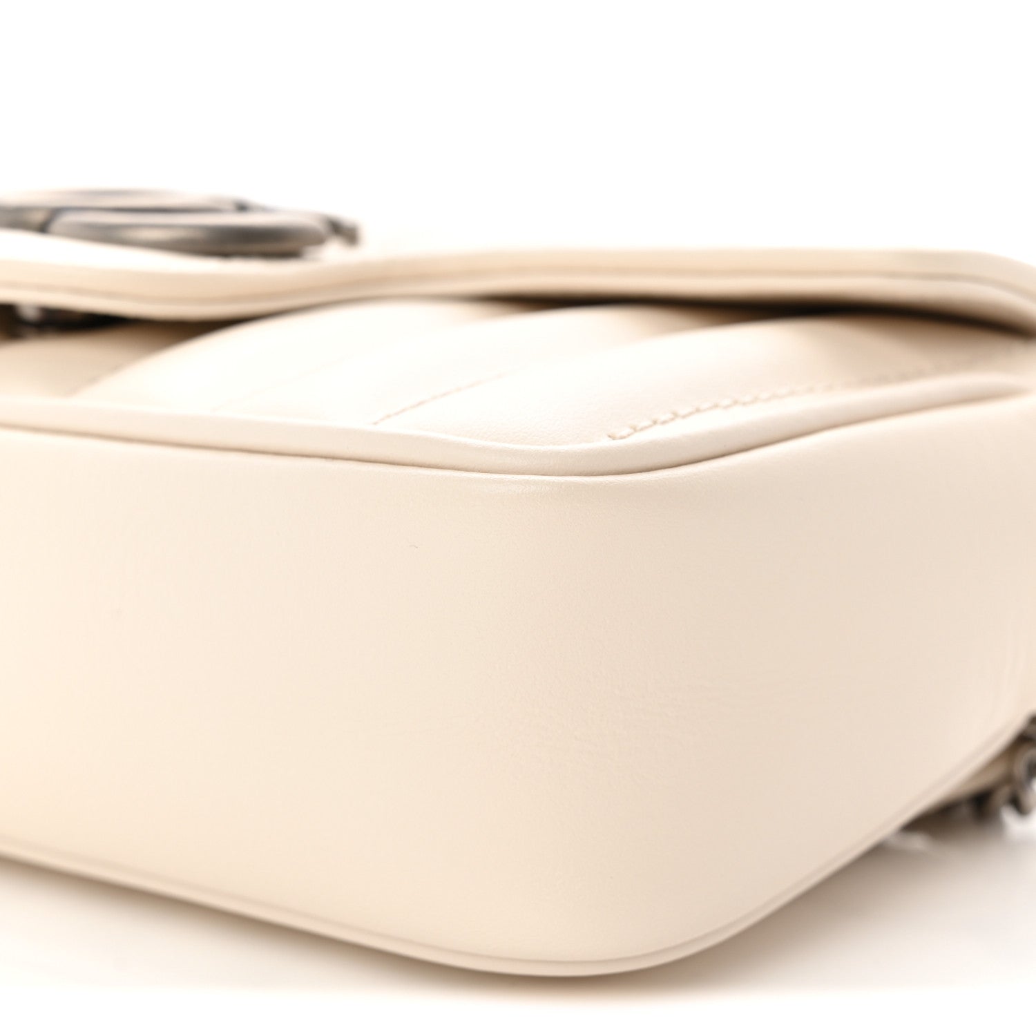 Gucci Calfskin Matelasse Aria Super Mini GG Marmont Shoulder Bag Mystic White 10 of 10