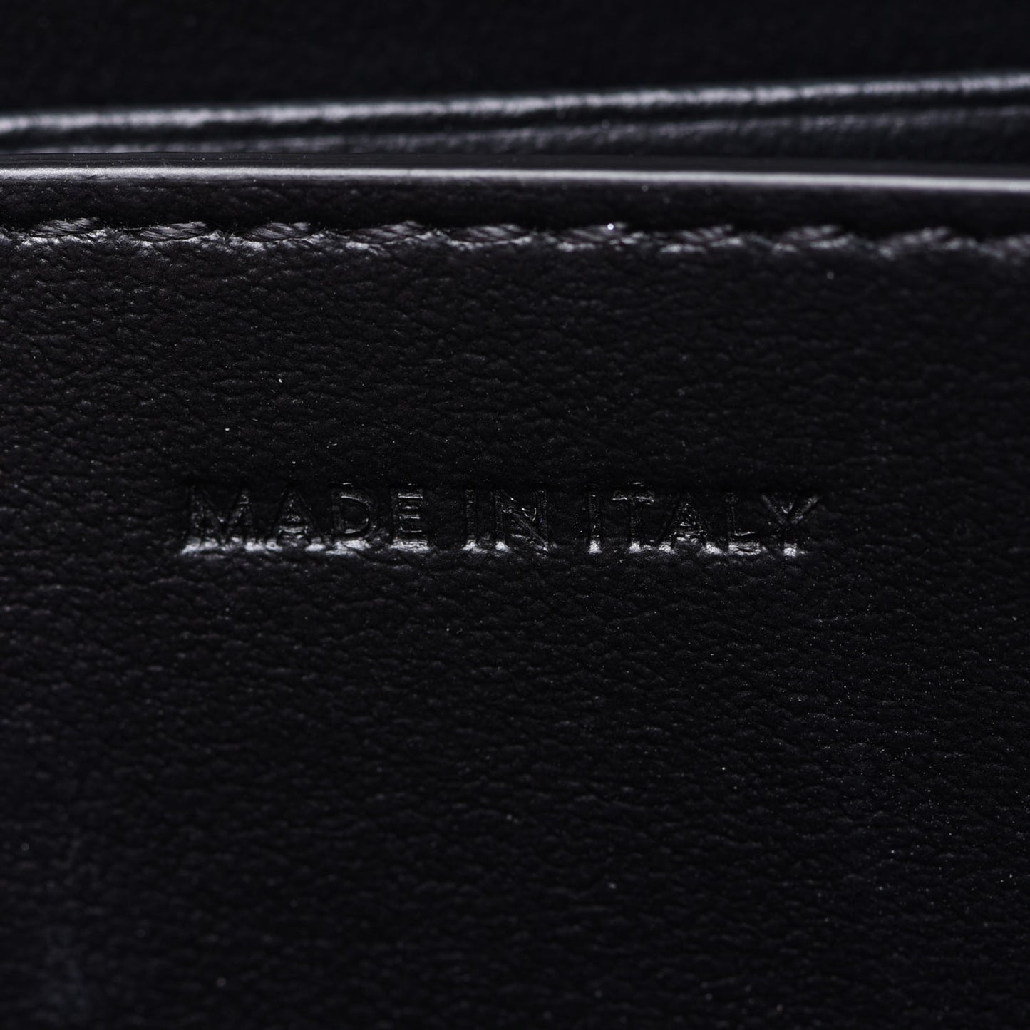 Grained Calfskin Compact Zipped Wallet Black