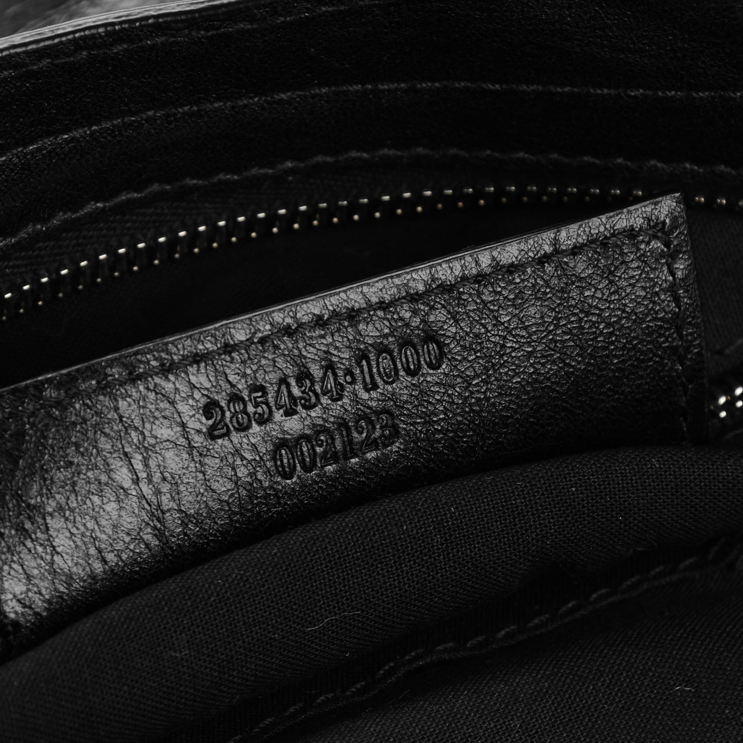 Agneau Giant 12 Silver Hardware Town Black
