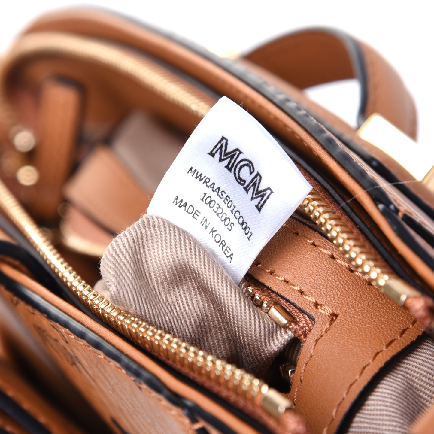 Visetos Small Essential Crossbody Bag Cognac