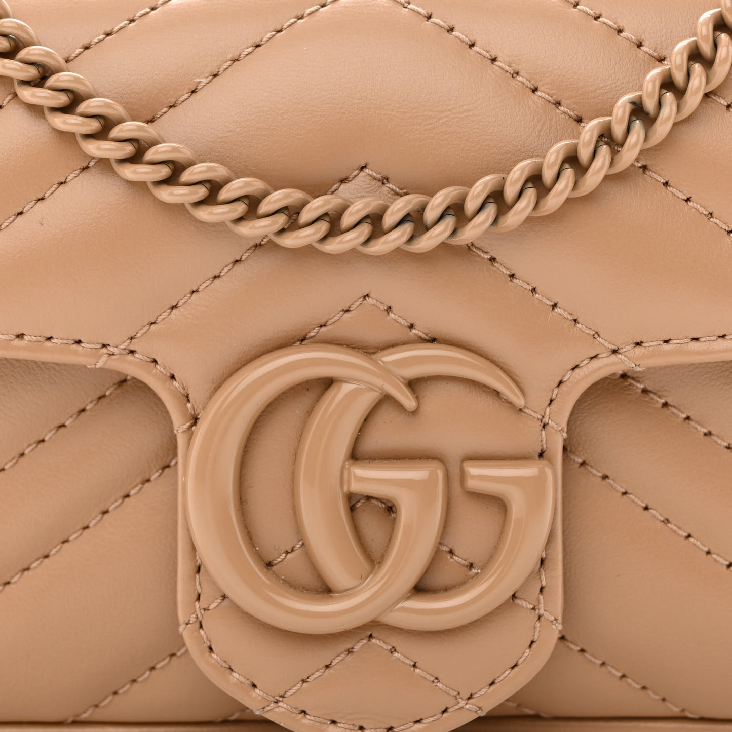 Calfskin Matelasse Monochrome Super Mini GG Marmont Shoulder Bag Camelia