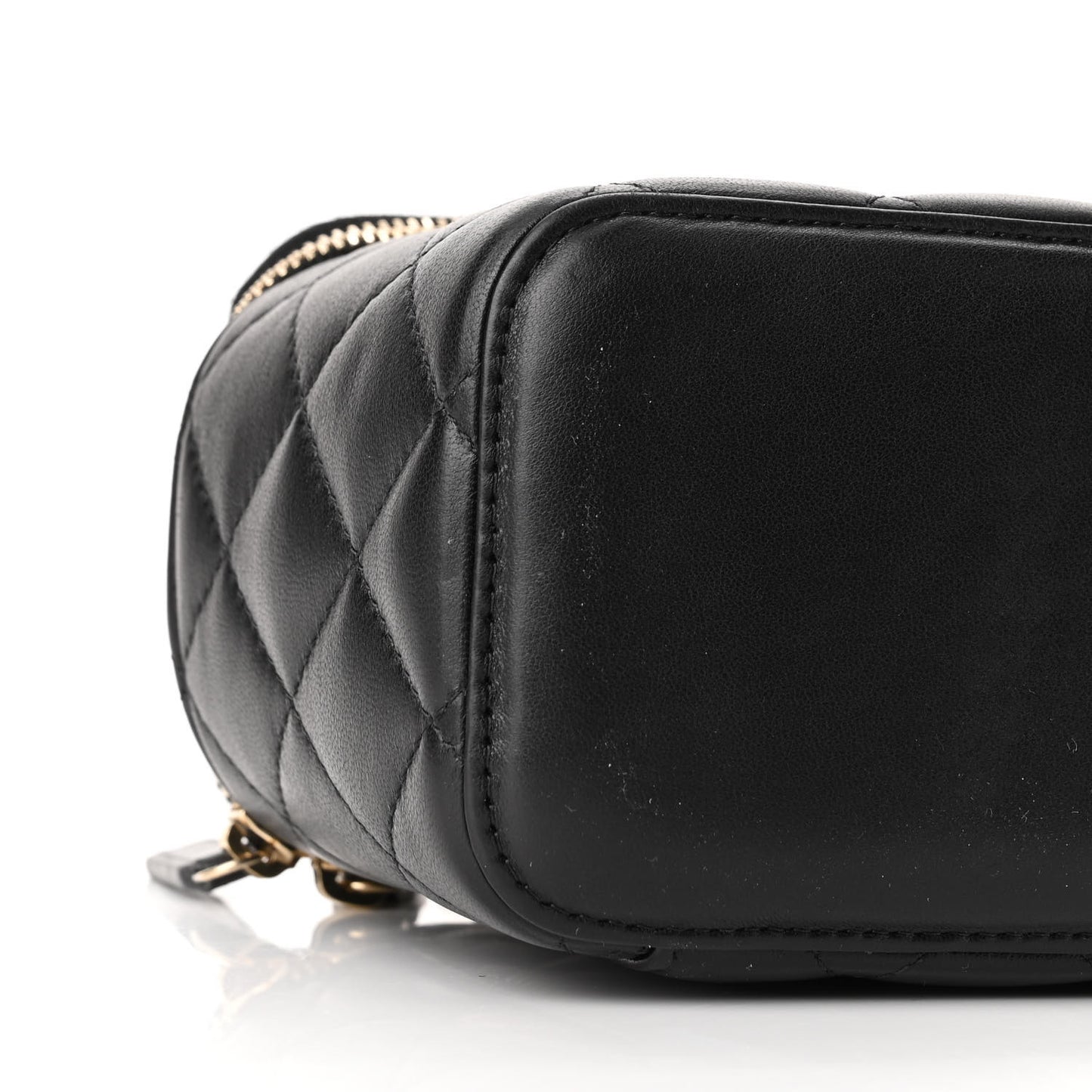 Lambskin Quilted Small Pearl Crush Vanity Case With Chain Black