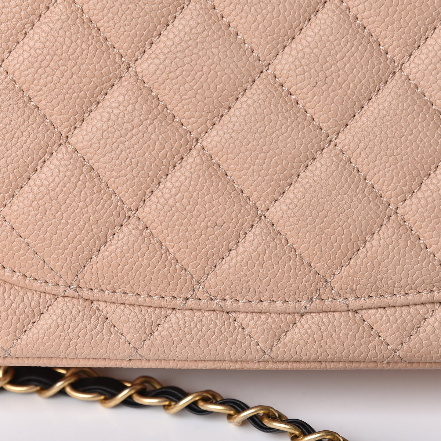 Caviar Quilted Medium CC Filigree Flap Beige Black