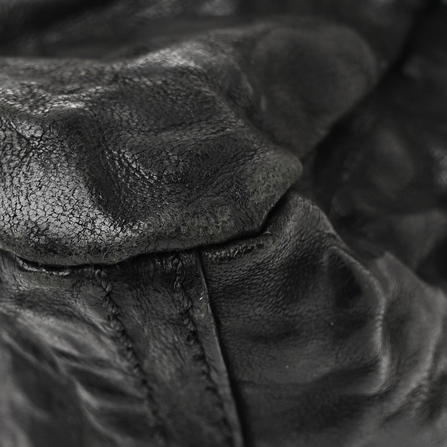Tumbled Sheepskin Mini Pandora Black