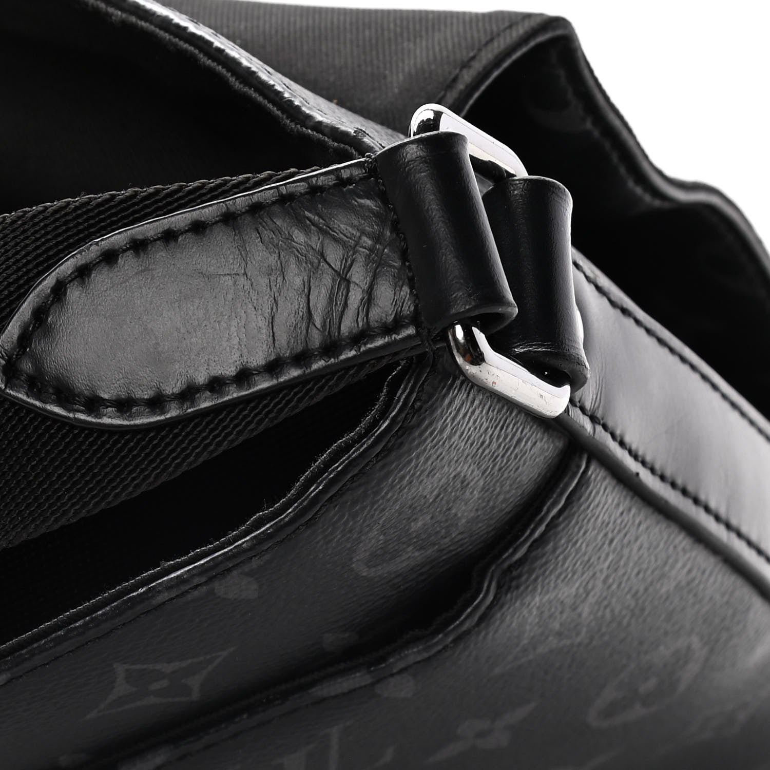 Louis Vuitton Monogram Eclipse District MM 15 of 15