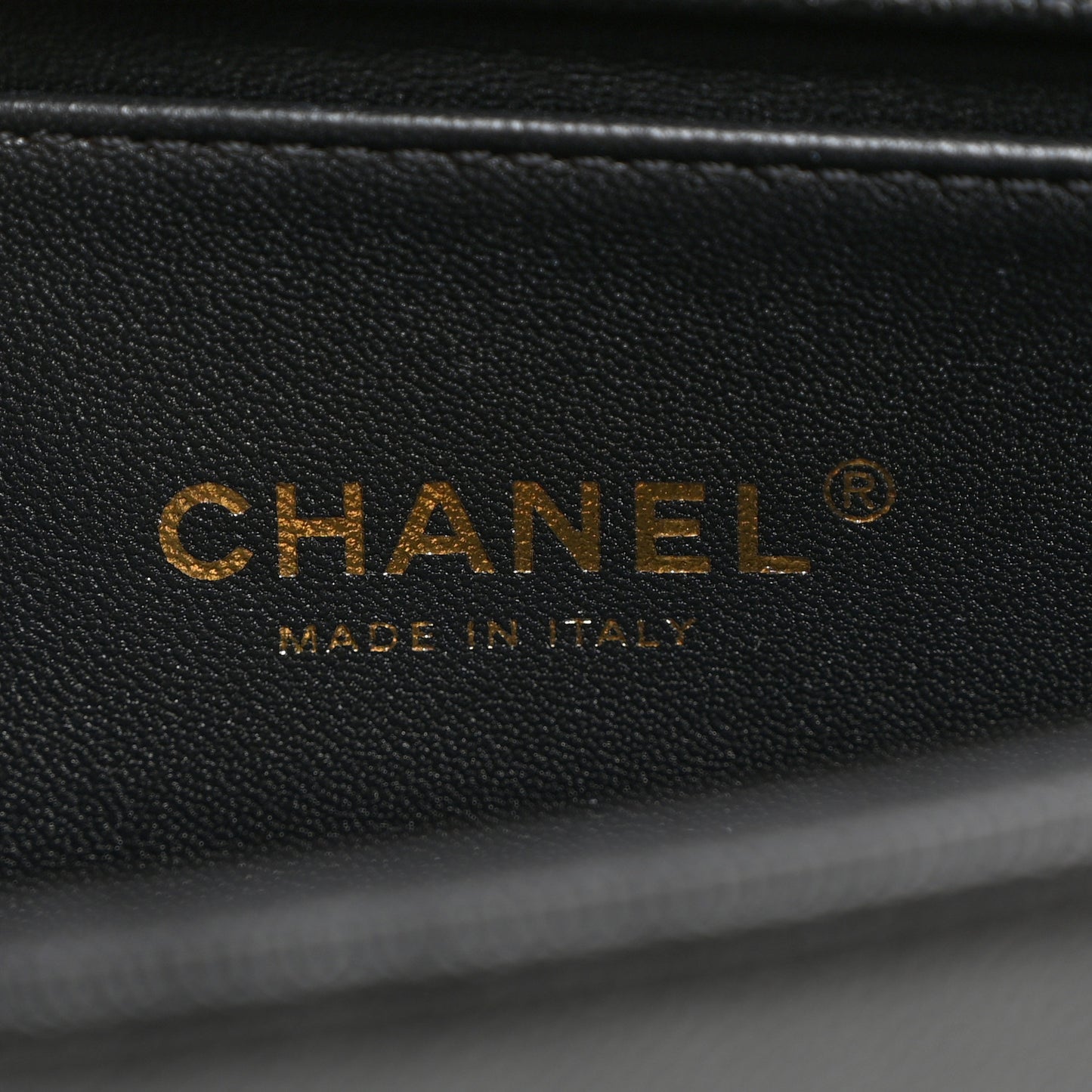 Caviar Chevron Quilted Small Boy Flap Black