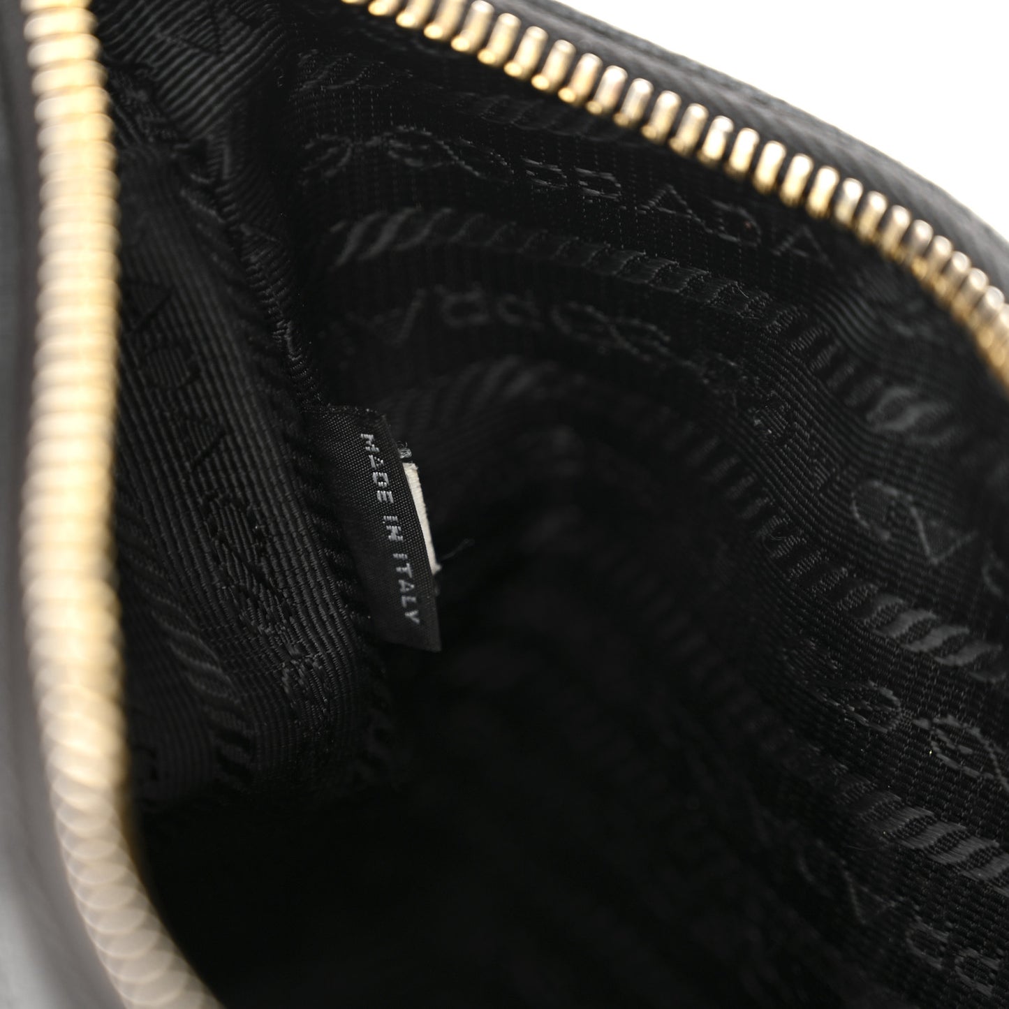 Saffiano Lux Re-Edition 2005 Shoulder Bag Black
