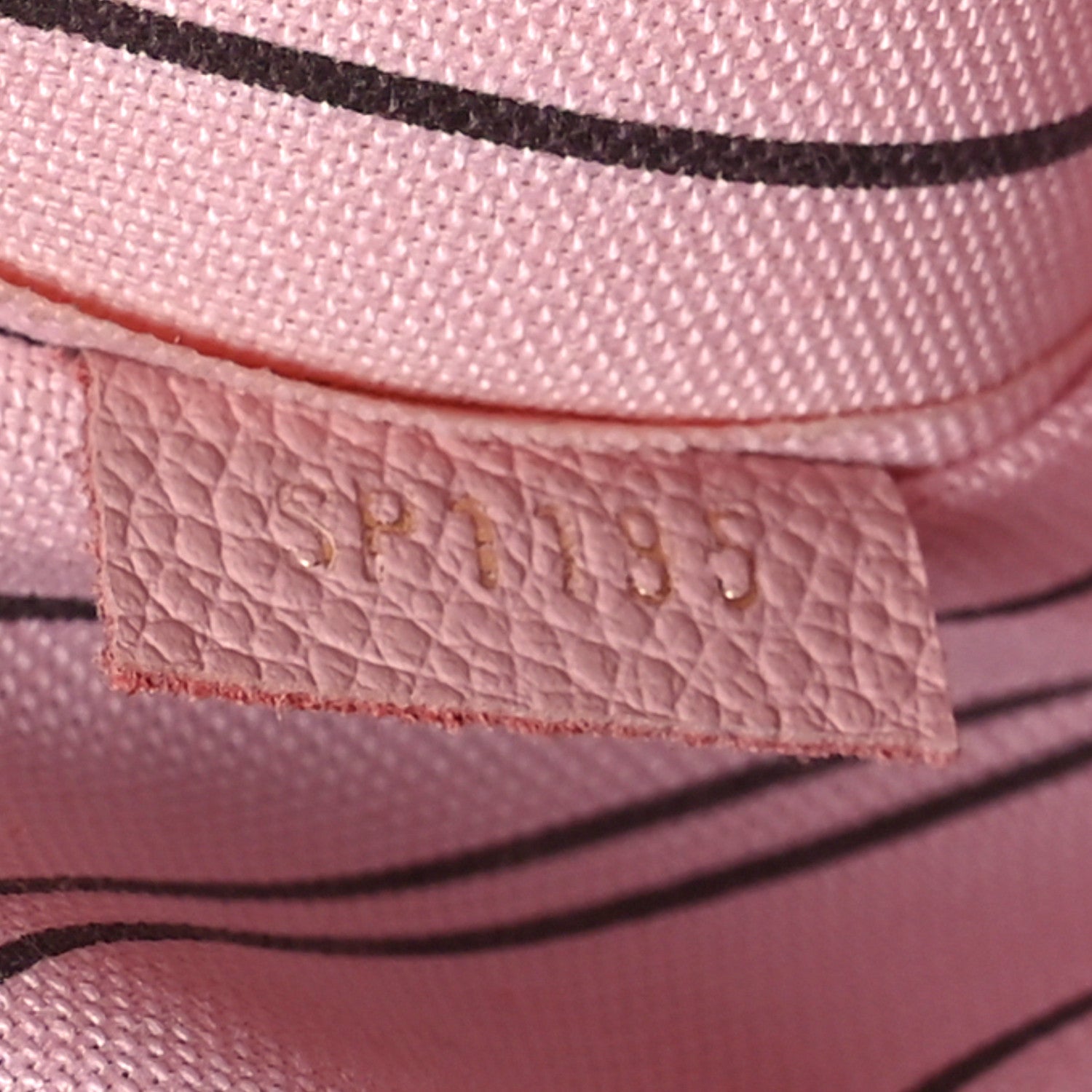 Louis Vuitton Empreinte Montaigne MM Rose Ballerine 7 of 10