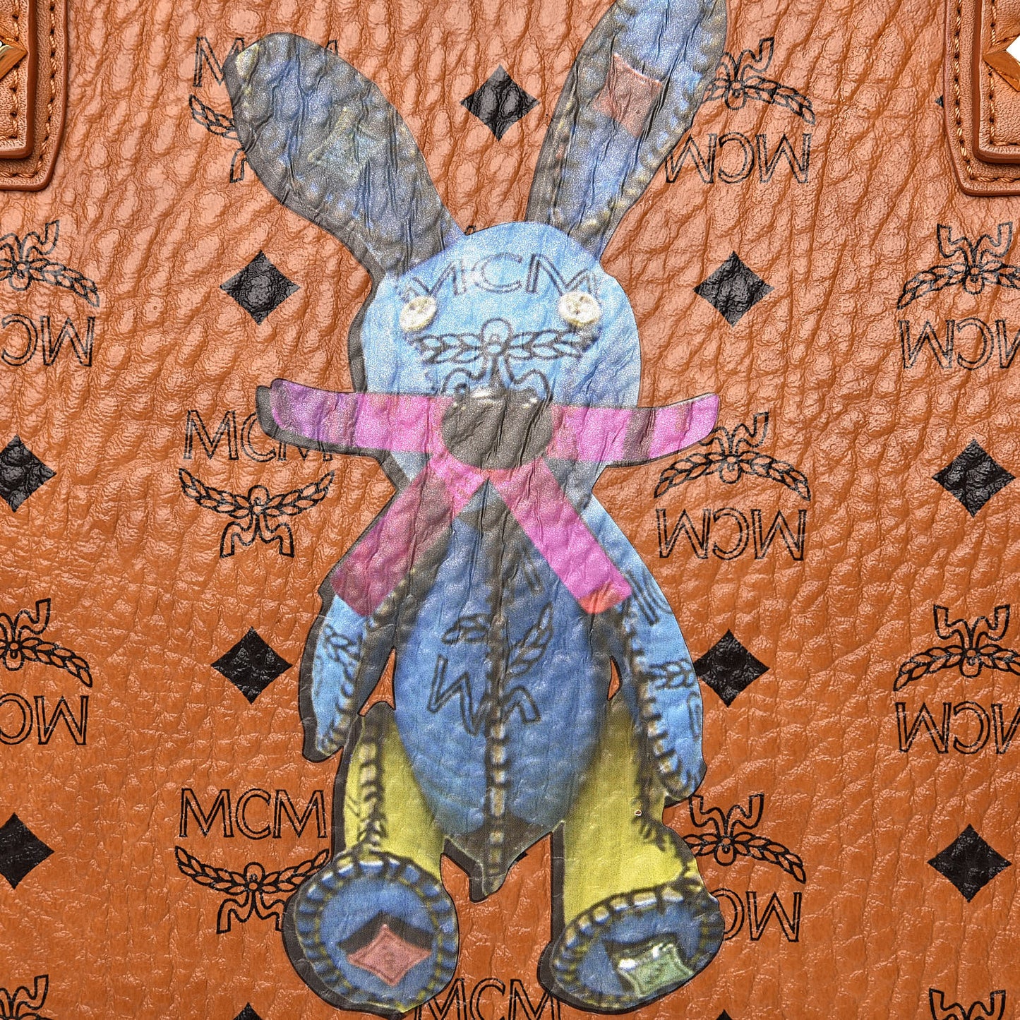 Visetos Medium Rabbit Top Zip Shopper Tote Cognac