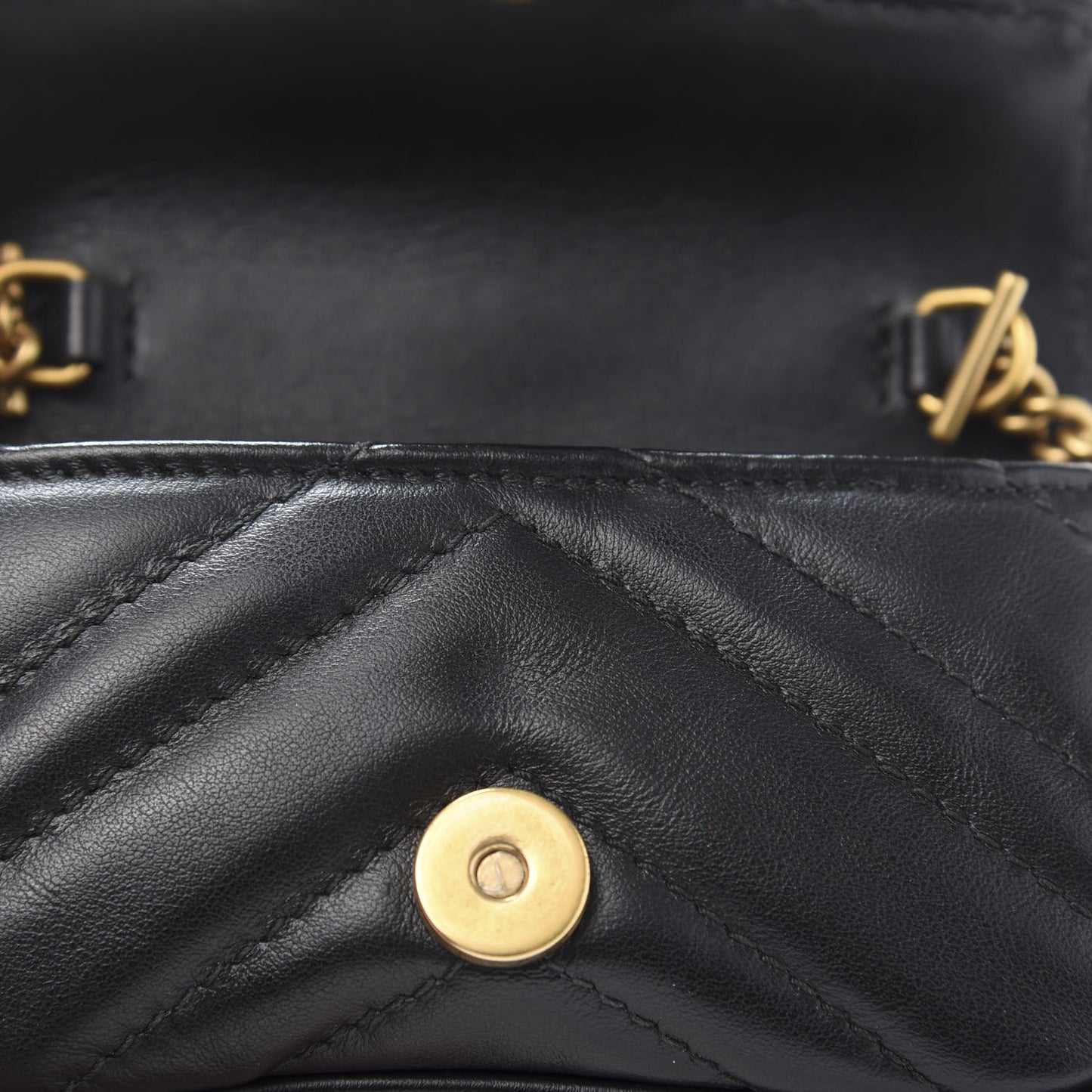 Calfskin Matelasse GG Marmont 2.0 Coin Purse On A Chain Black