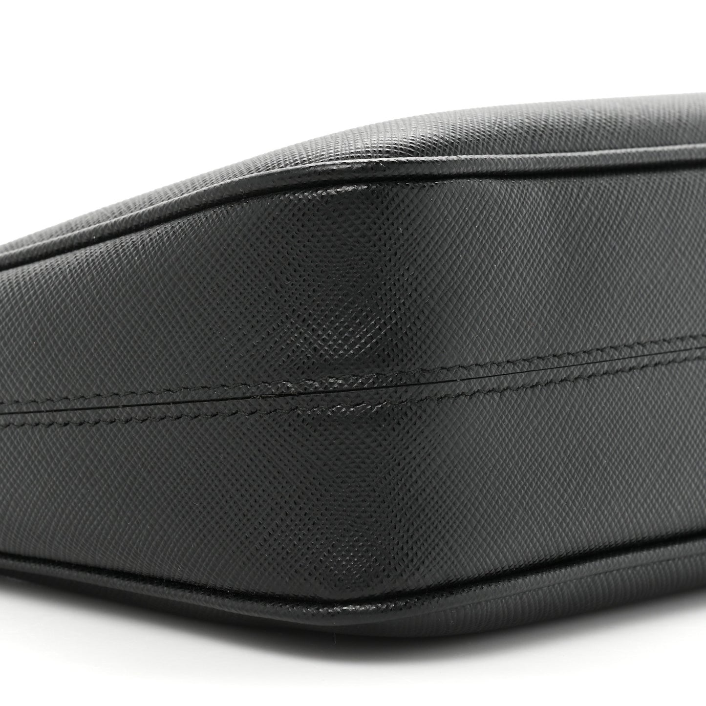 Saffiano Lux Re-Edition 2005 Shoulder Bag Black