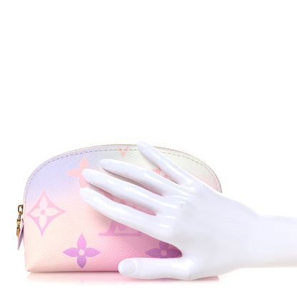 Louis Vuitton Monogram Giant Cosmetic Pouch Sunrise Pastel 2 of 10