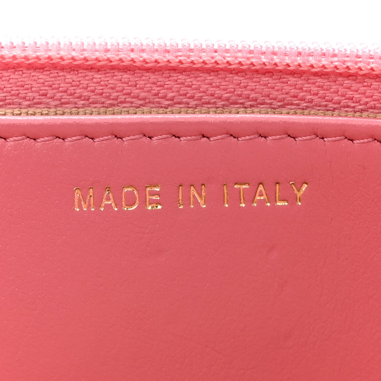 Caviar Quilted Textured CC Wallet On Chain WOC Pink