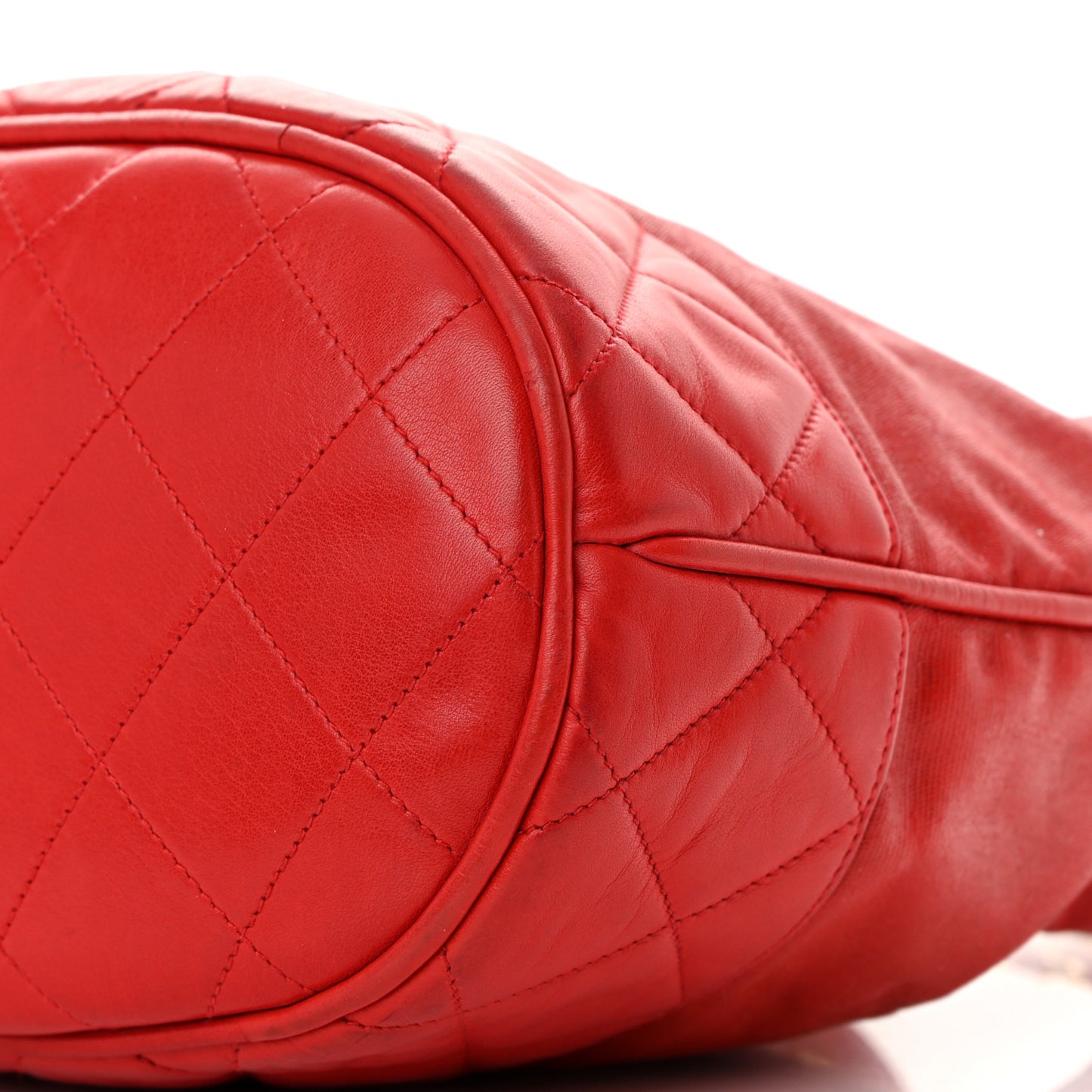 Lambskin CC Drawstring Shoulder Bag Red