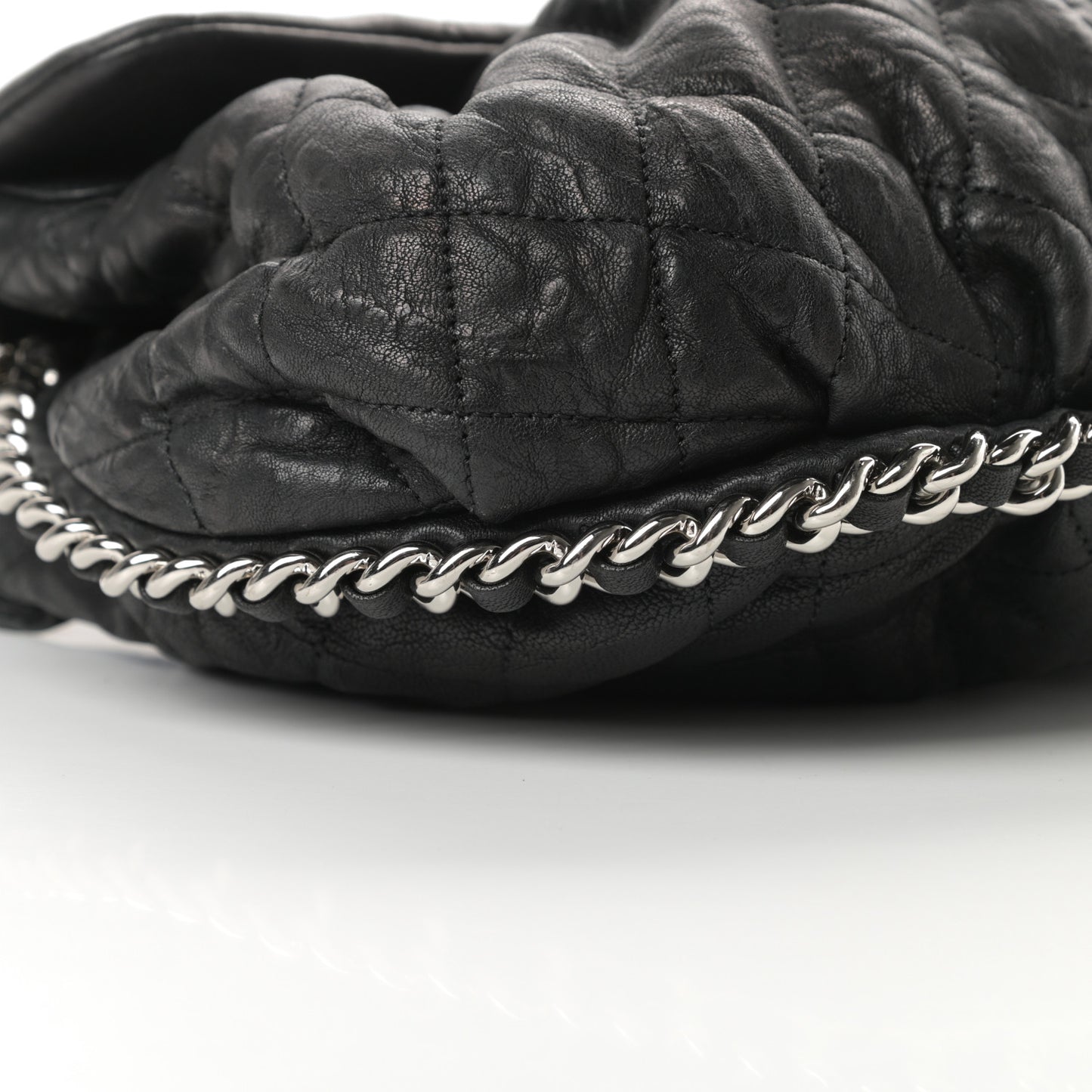 Washed Lambskin Quilted Medium Chain Around Messenger Black