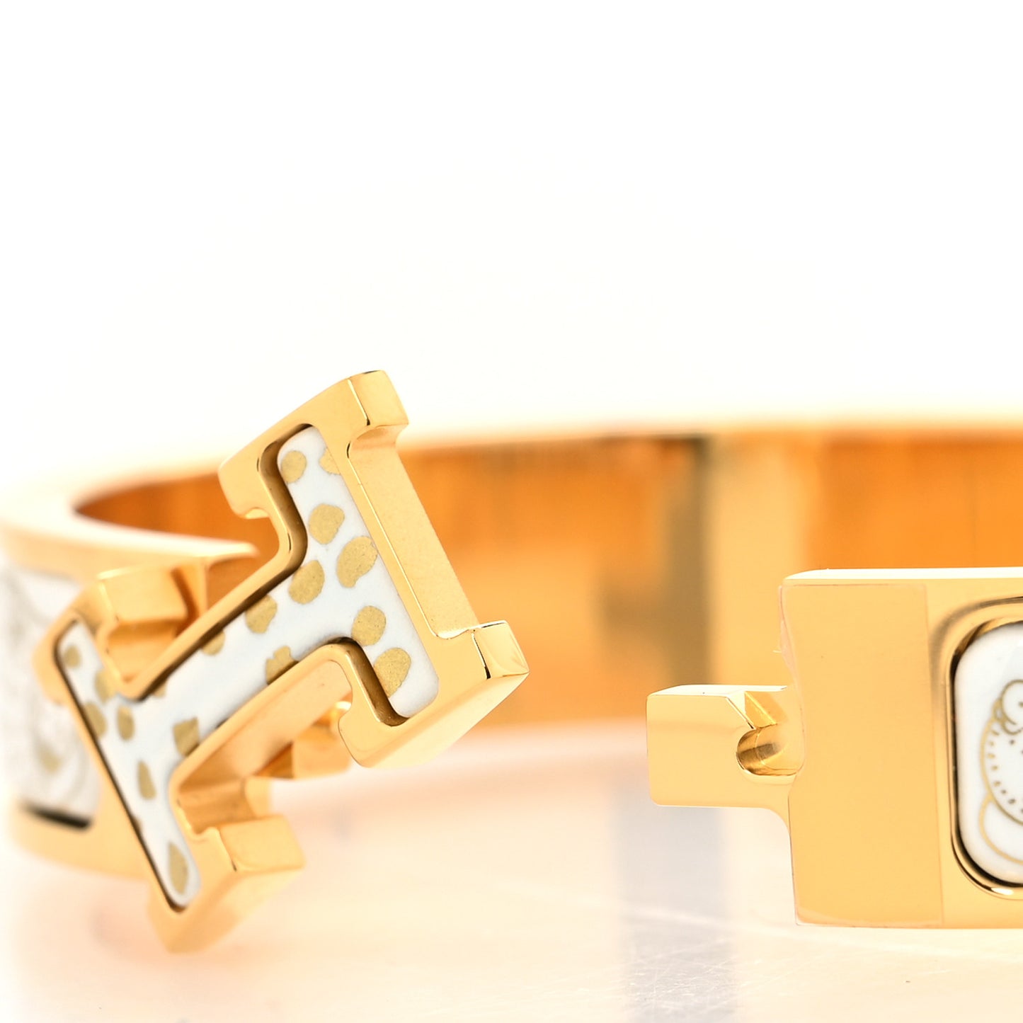 Enamel Printed Narrow Leopards Clic Clac H Bracelet PM Jaune Or White