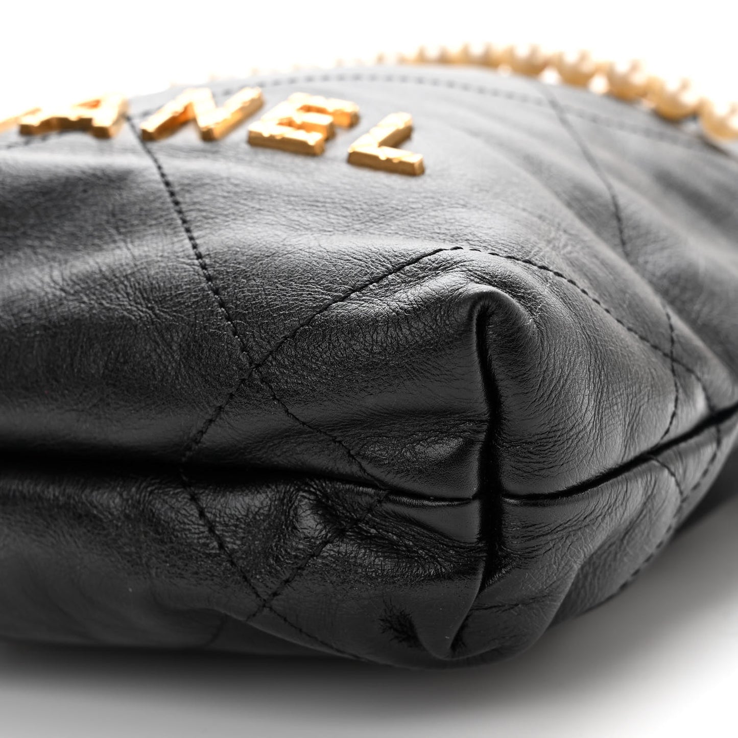 Shiny Crumpled Calfskin Quilted Pearl Mini Chanel 22 Black