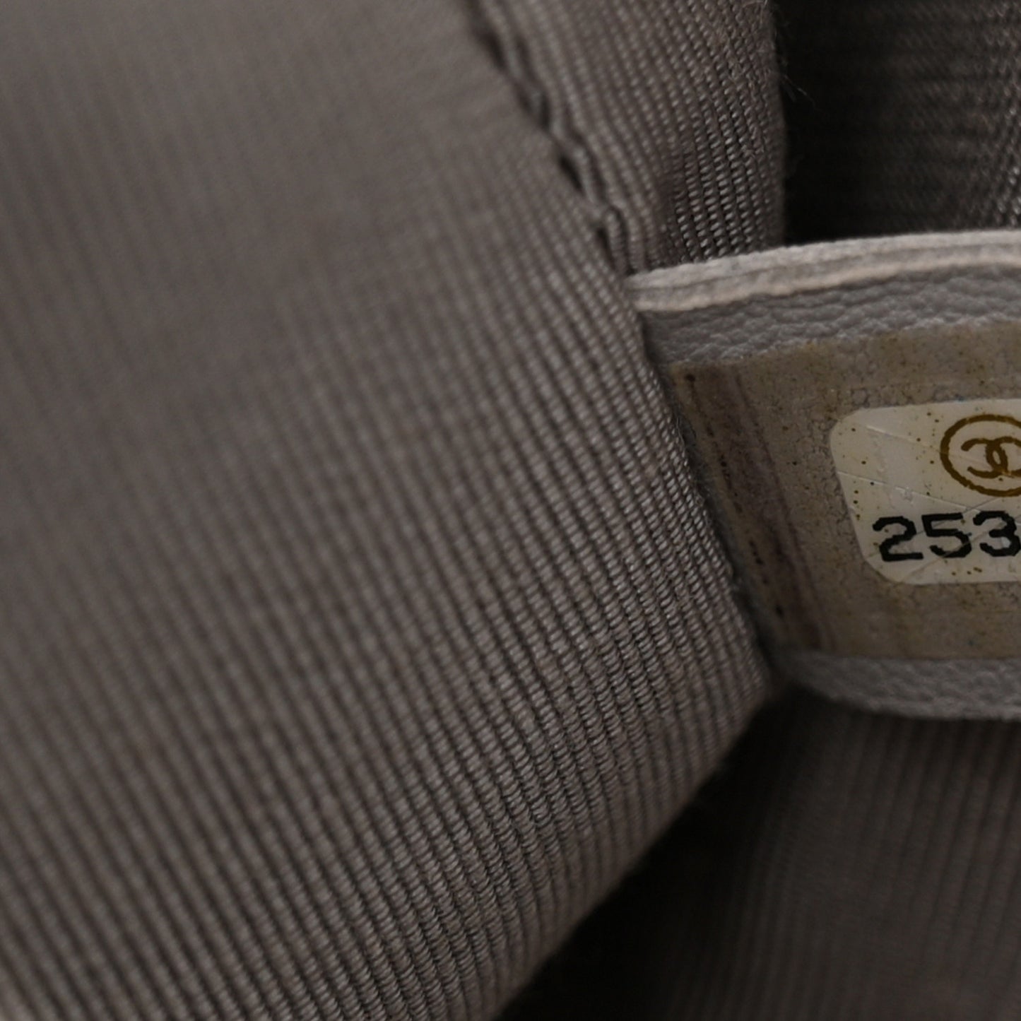 Caviar Quilted Medium Urban Companion Flap Grey