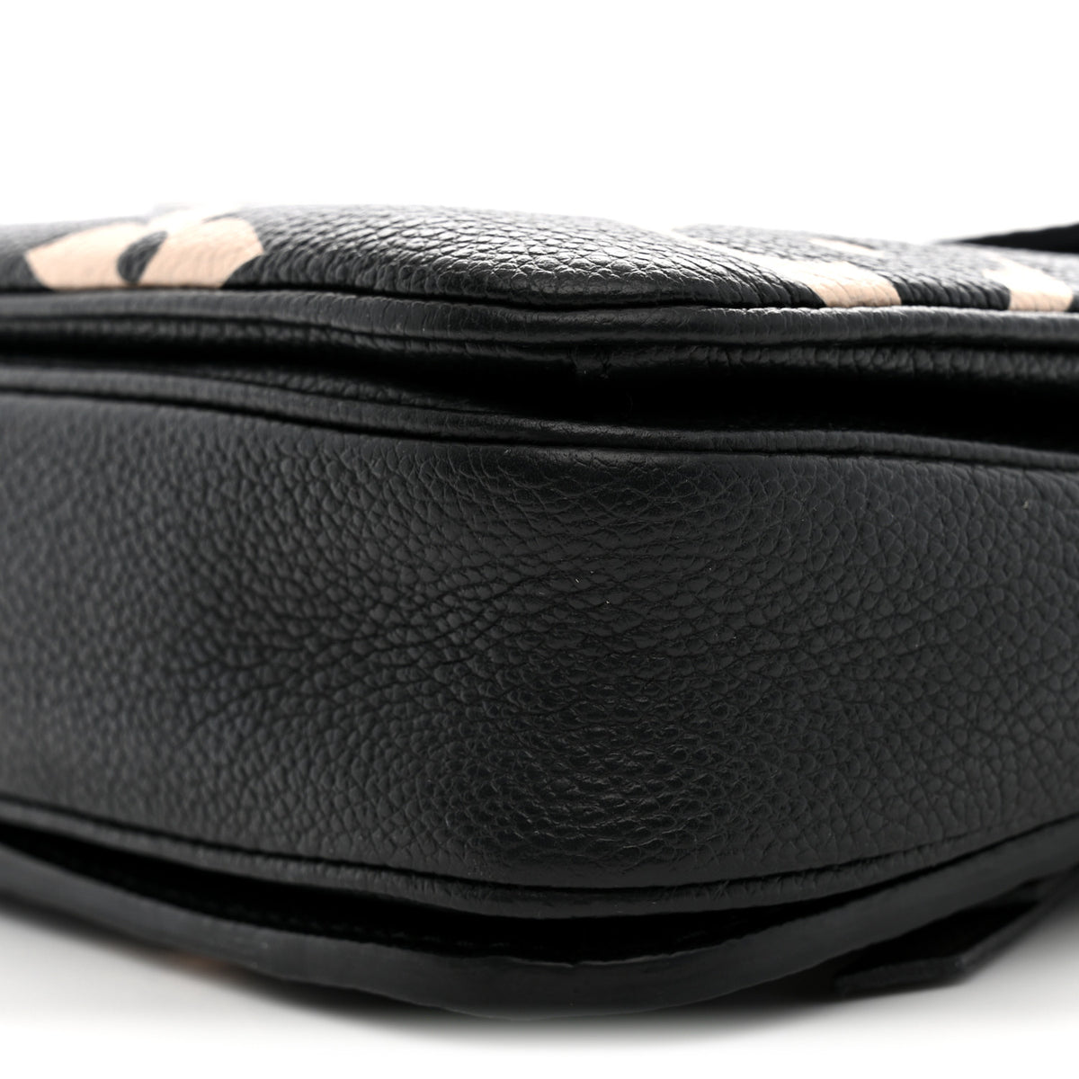 Empreinte Monogram Giant Pochette Metis Black Beige