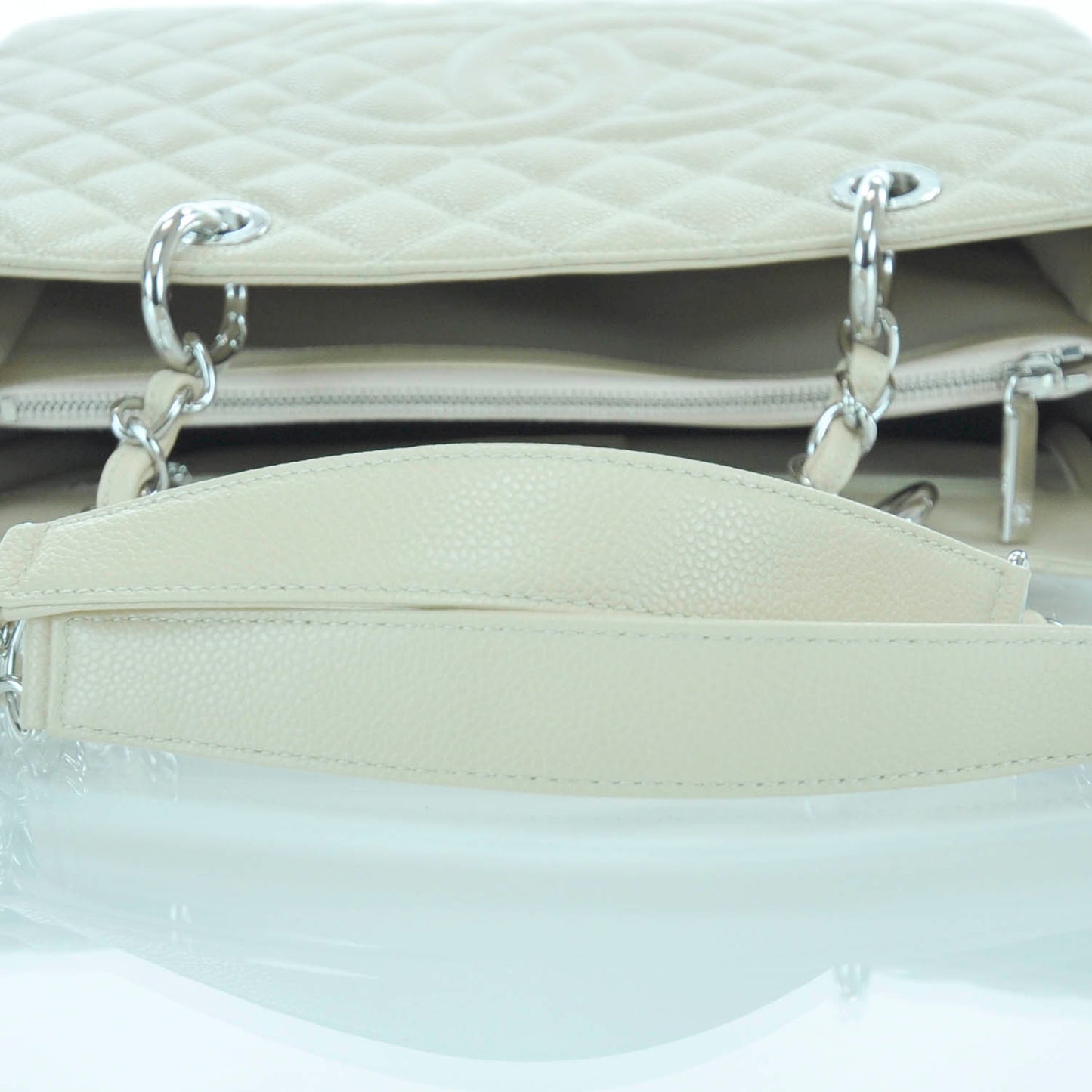 Caviar Grand Shopping Tote GST Beige Clair