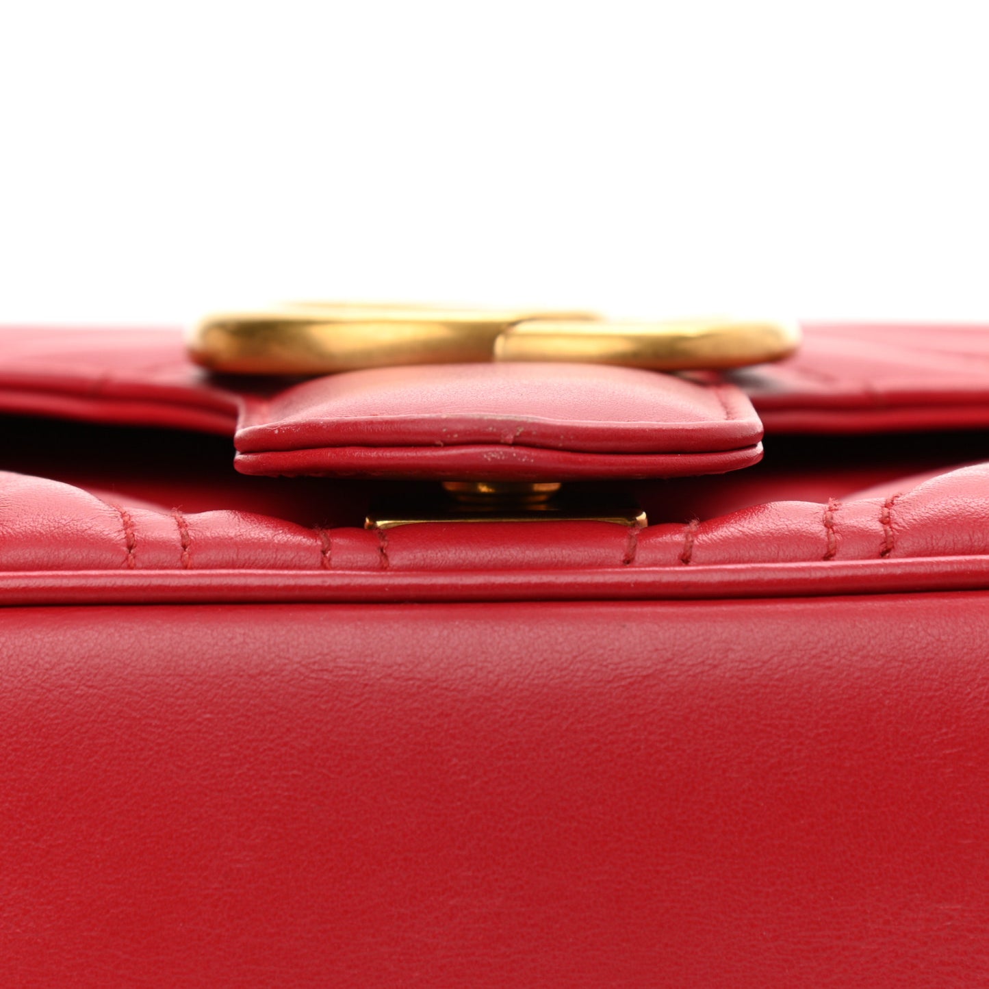 Calfskin Matelasse Small GG Marmont Shoulder Bag Hibiscus Red