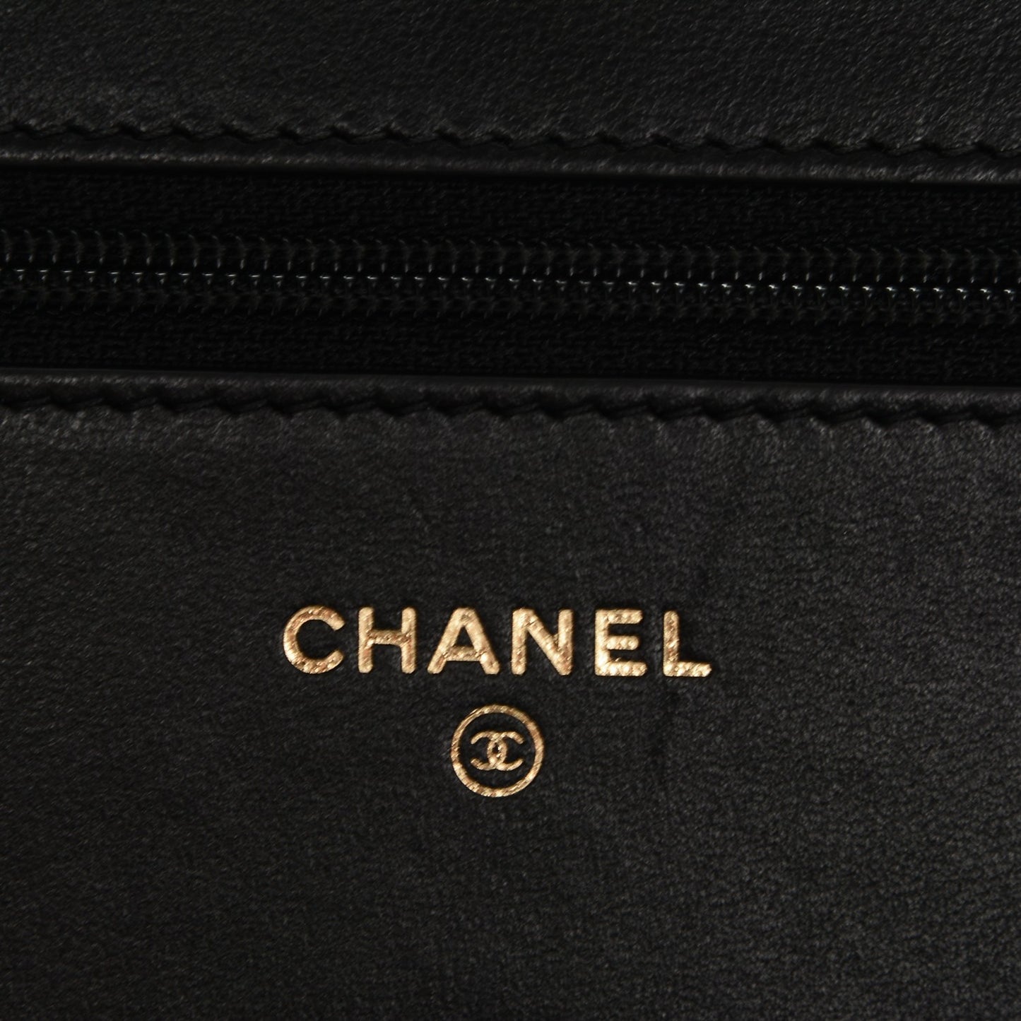 Velvet Quilted Wallet On Chain WOC Black