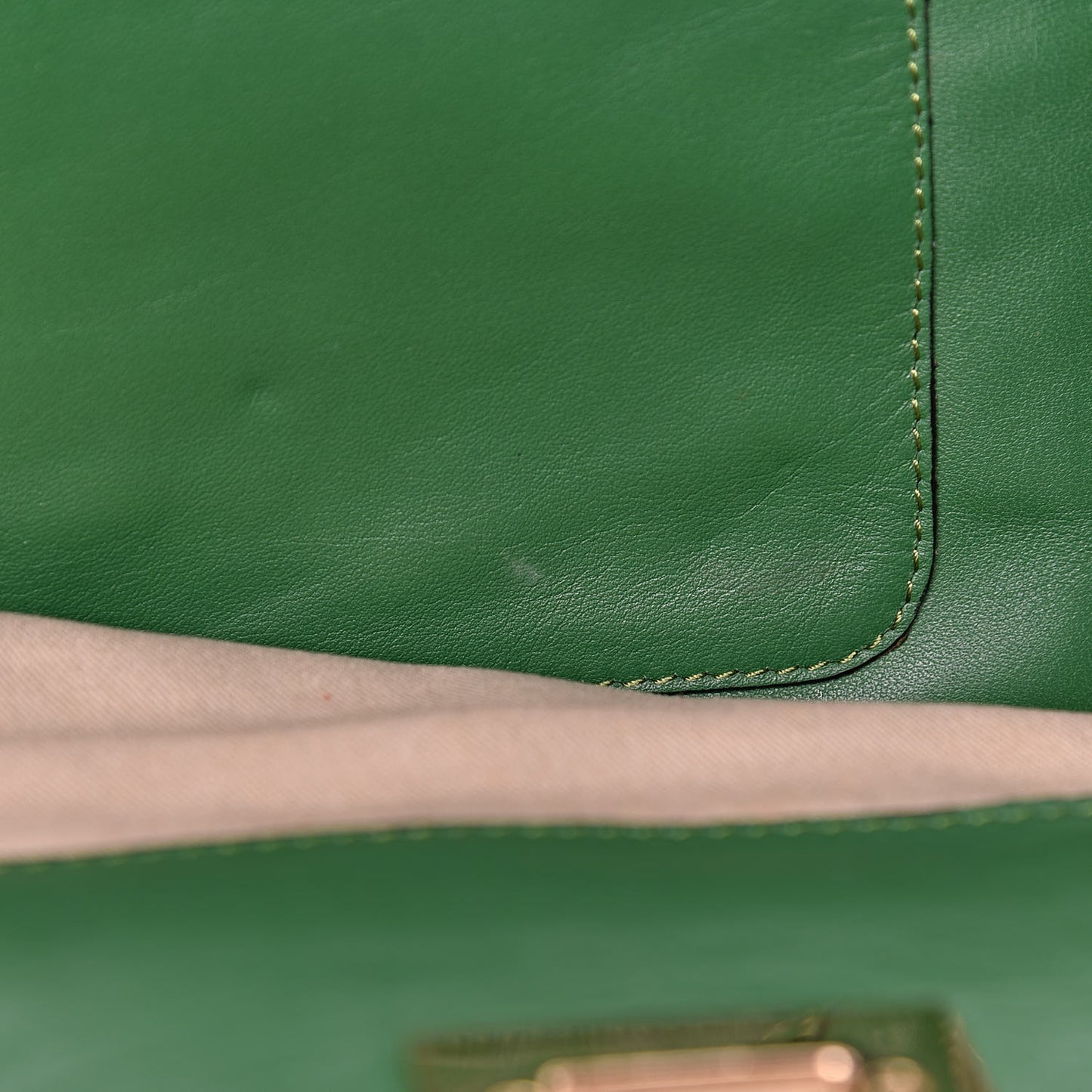 Vitello Medium Rockstud Tote Green