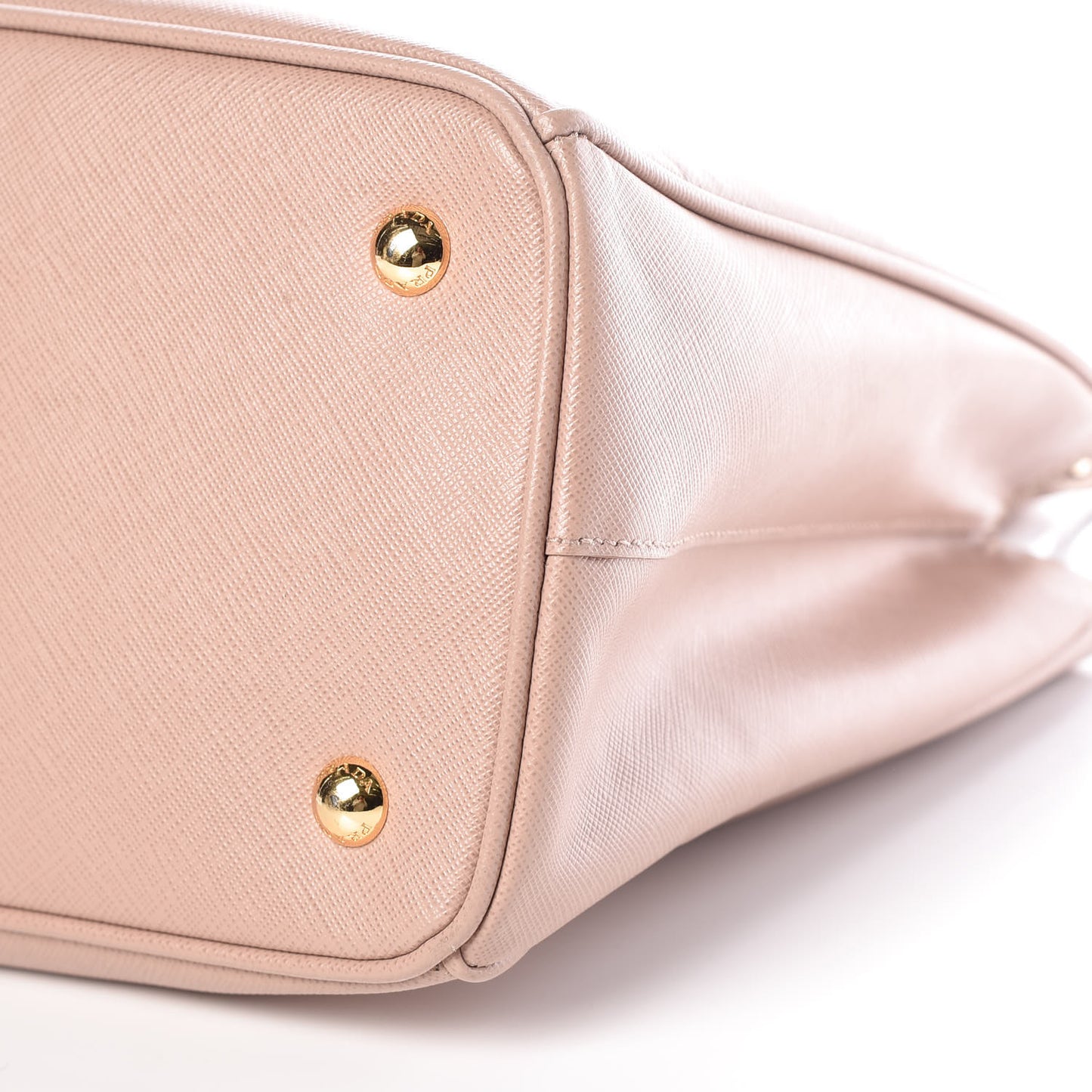 Saffiano Lux Medium Tote Cammeo
