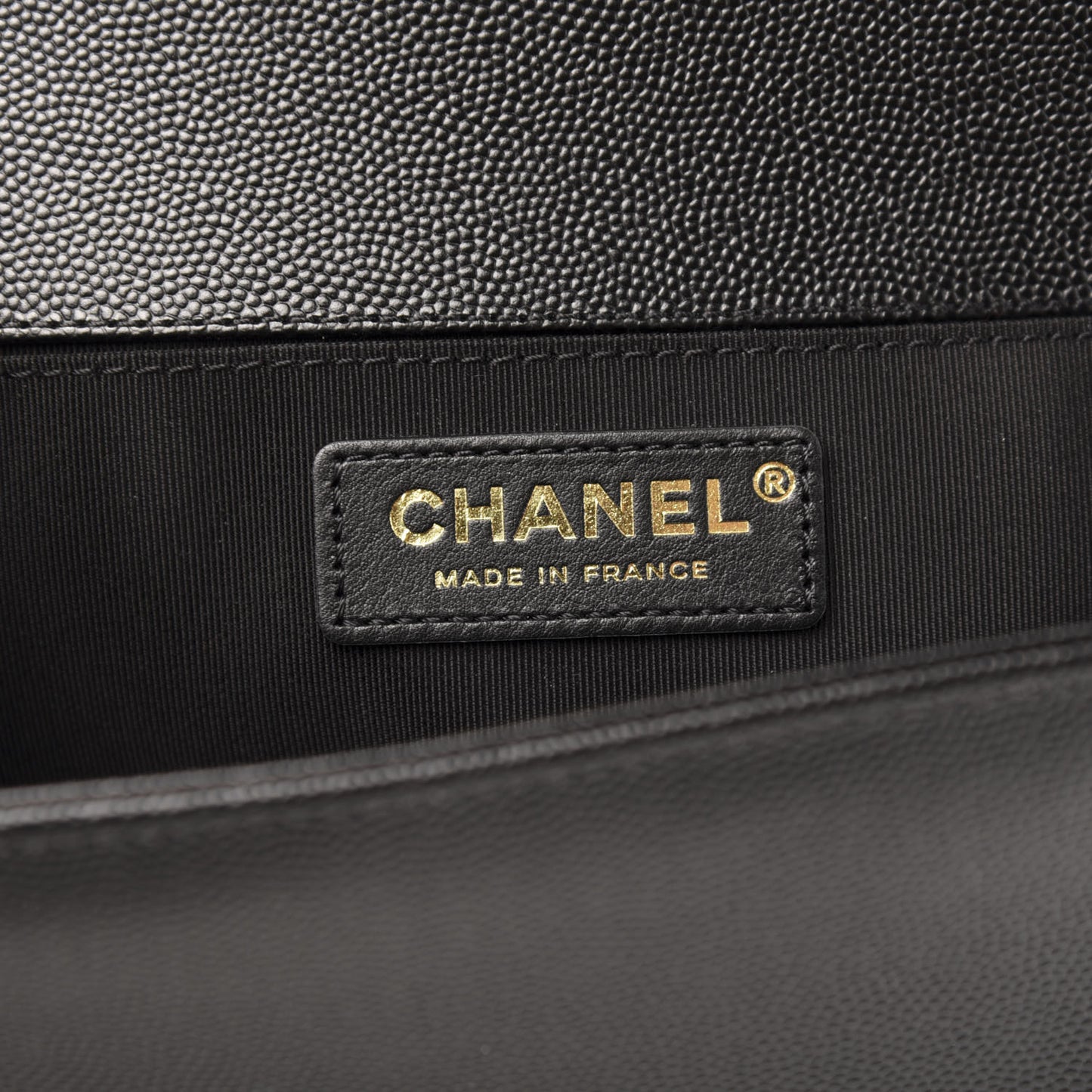 Caviar Quilted Medium Boy Flap Black