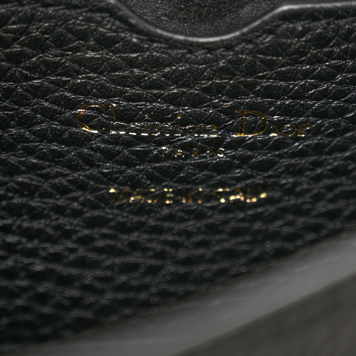 Grained Calfskin Medium Bobby Flap Black