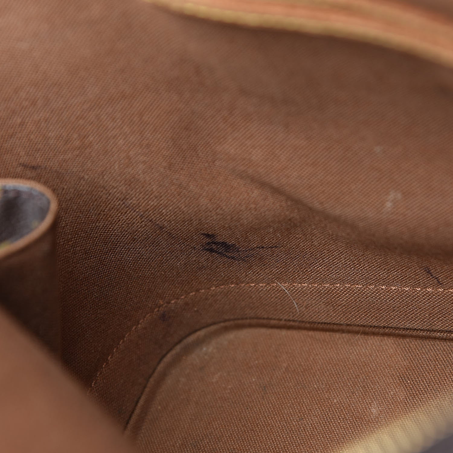 Louis Vuitton Monogram Alma PM 16 of 16