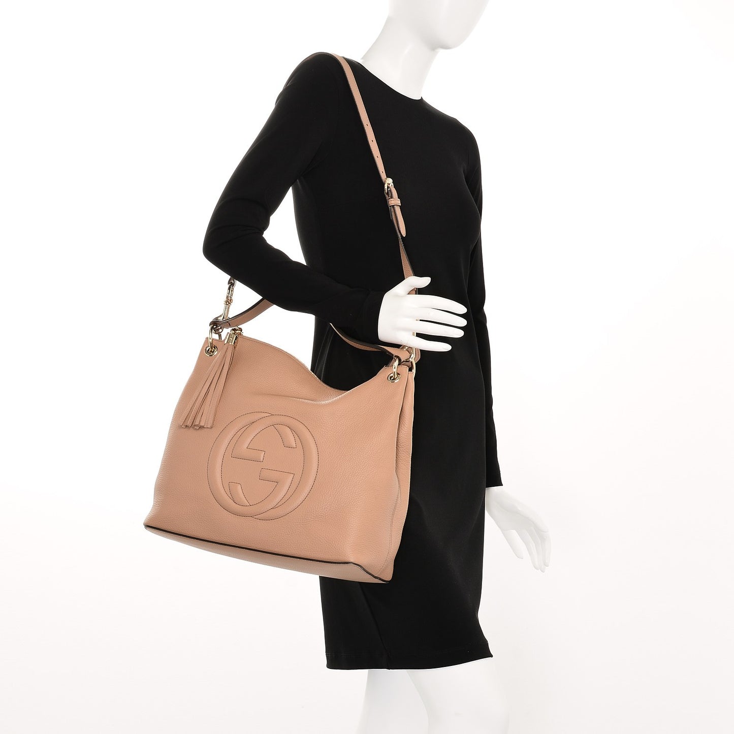 Pebbled Calfskin Large Soho Hobo Camelia